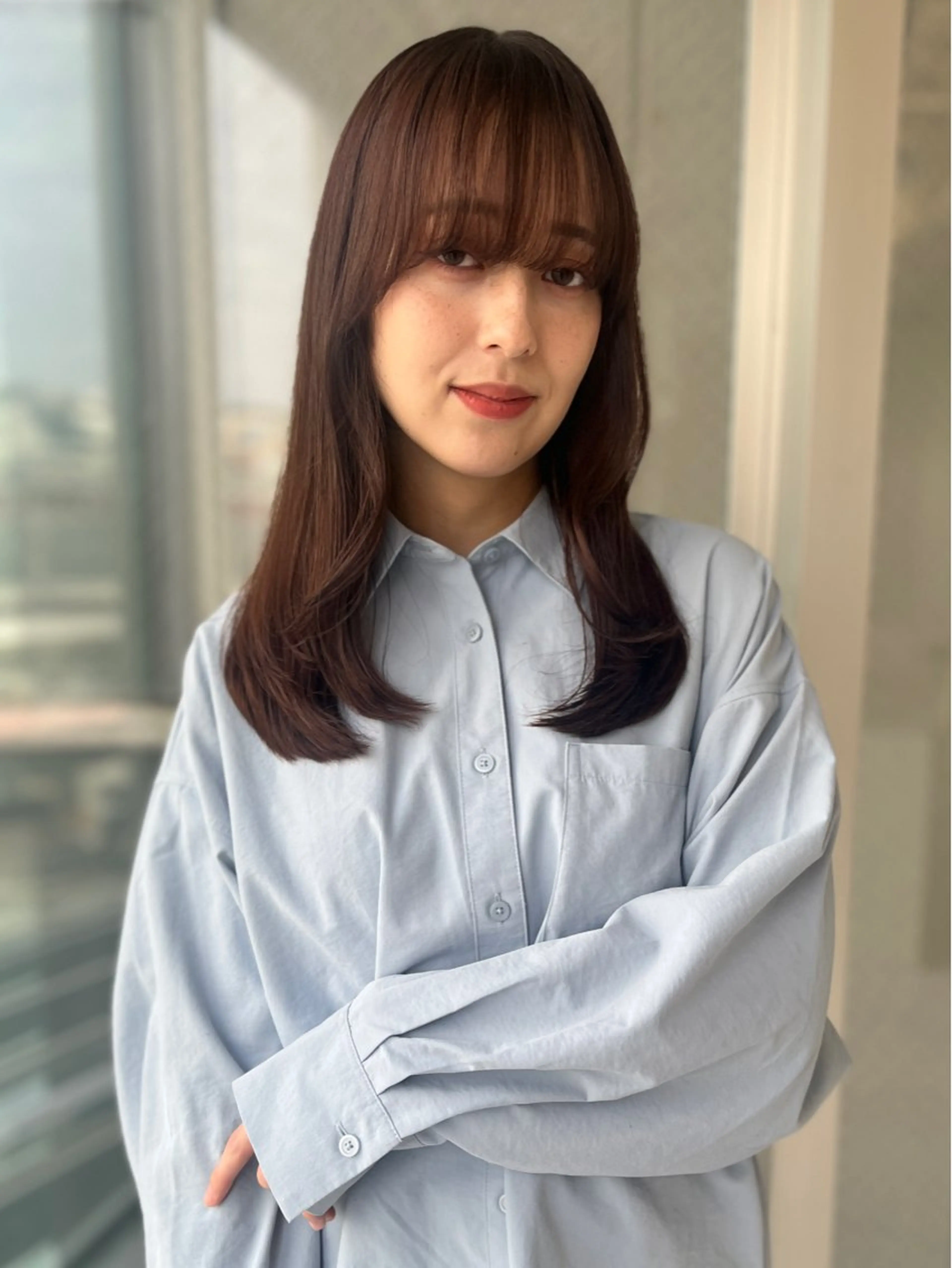 ミディアム 暖色系/レイヤー /貞金瑞波のヘアスタイル