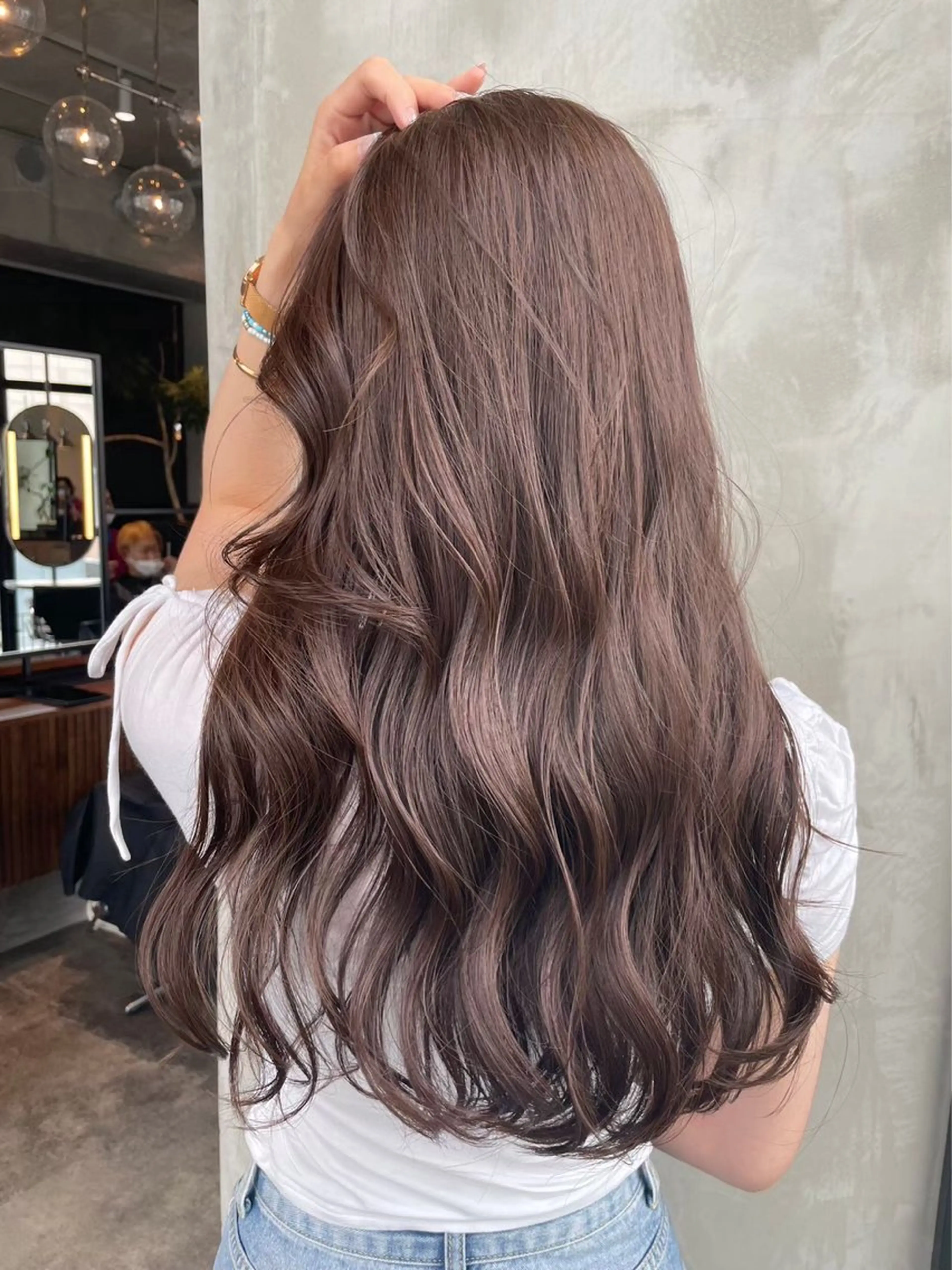 ロング カラー LAVEL AZUSAのヘアスタイル