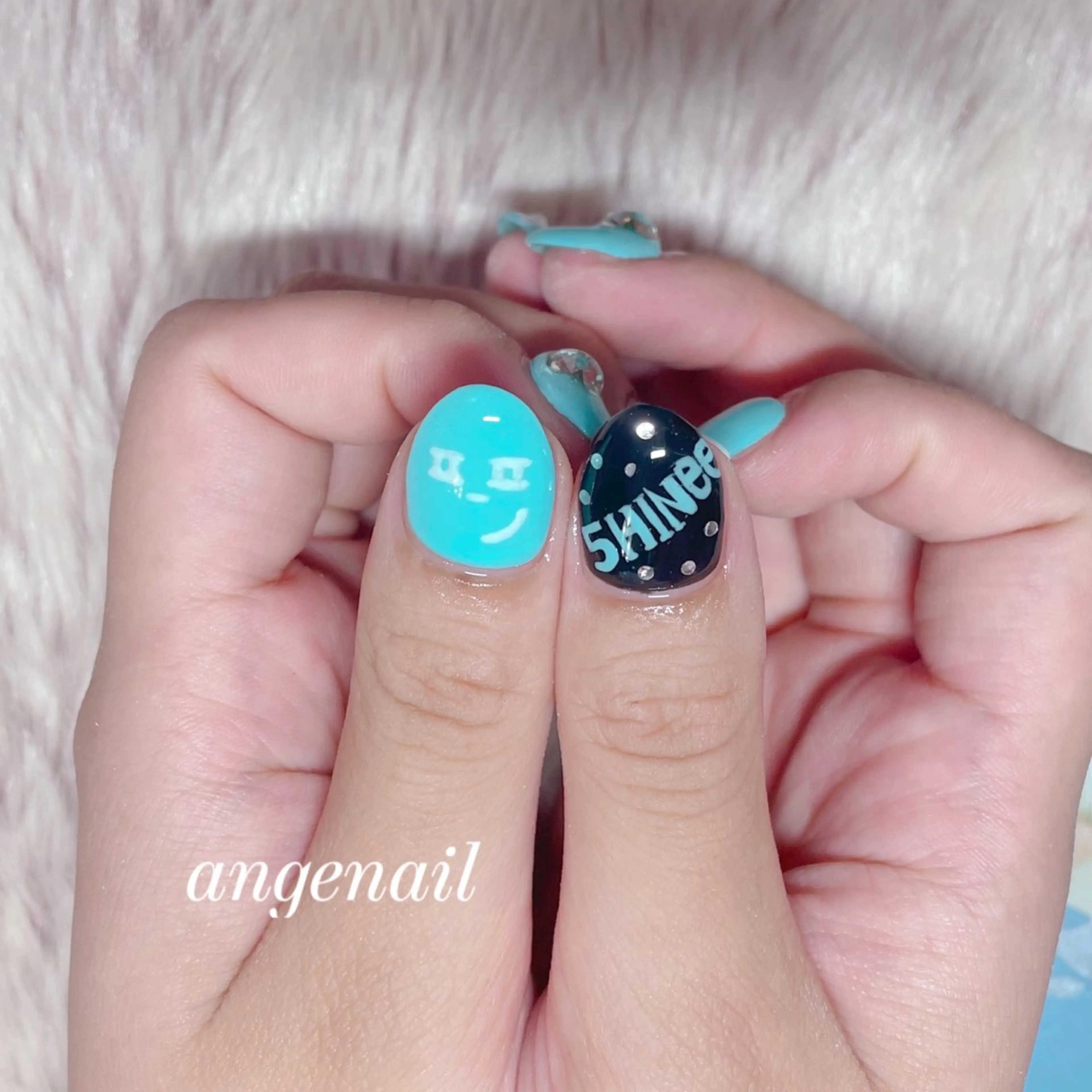 ネイル ハンドネイル オーナーネイリスト MAKIのネイルデザイン