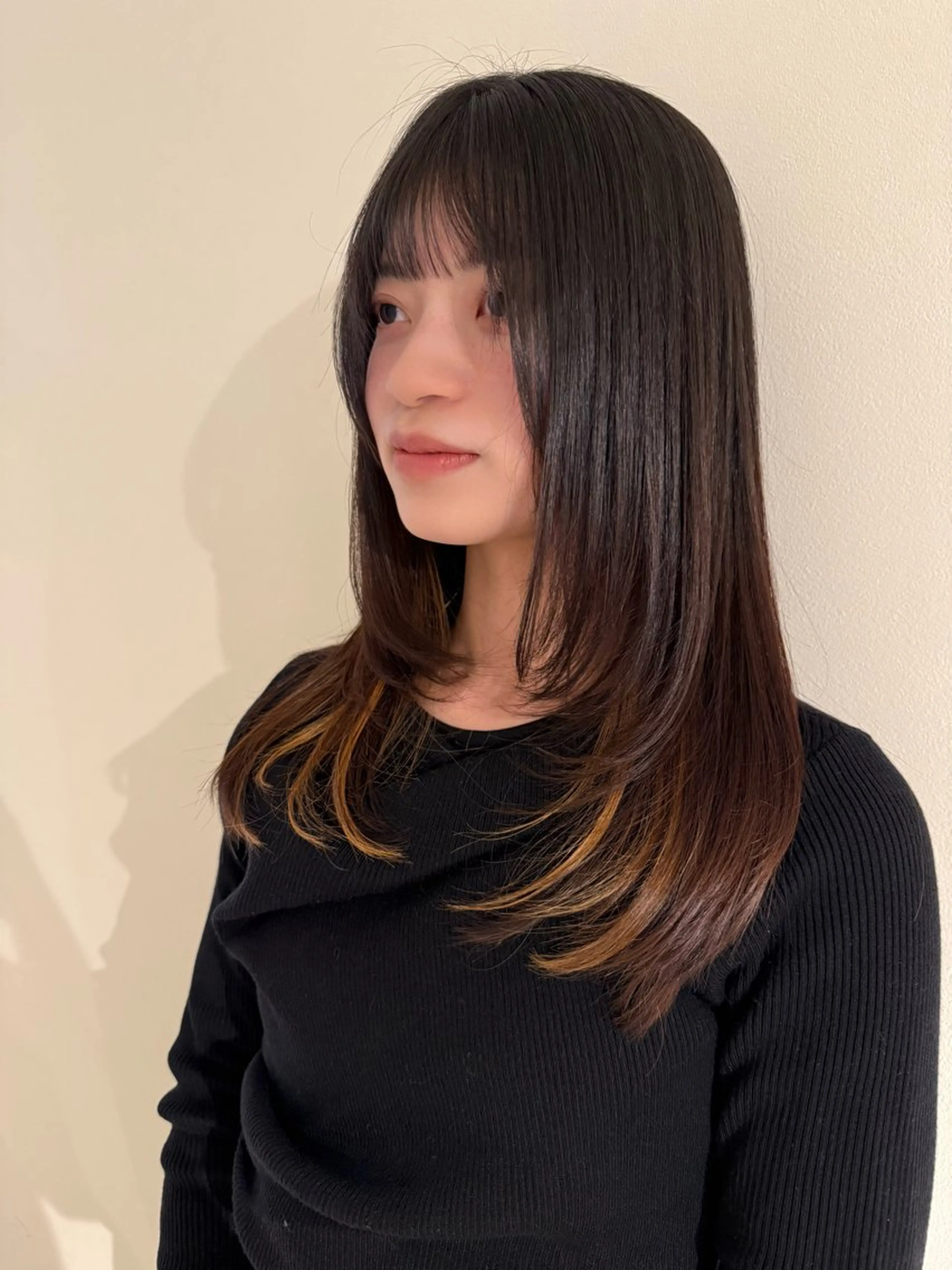 セミロング カット 縮毛矯正 トリートメント AVANCE emiのヘアスタイル