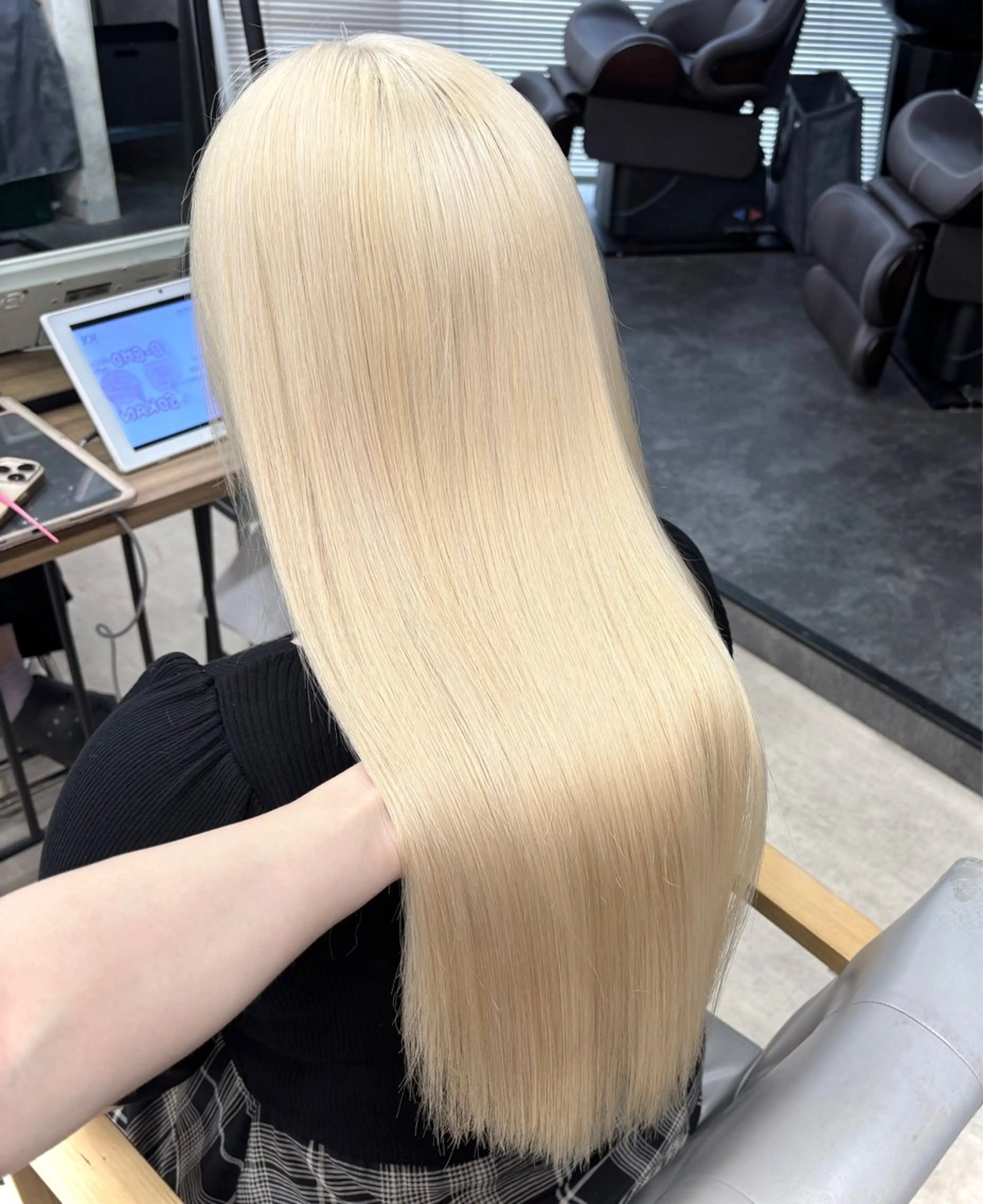 ロング ヘアカラー トリートメント ハイトーン×エクステ 💞くるみのヘアスタイル