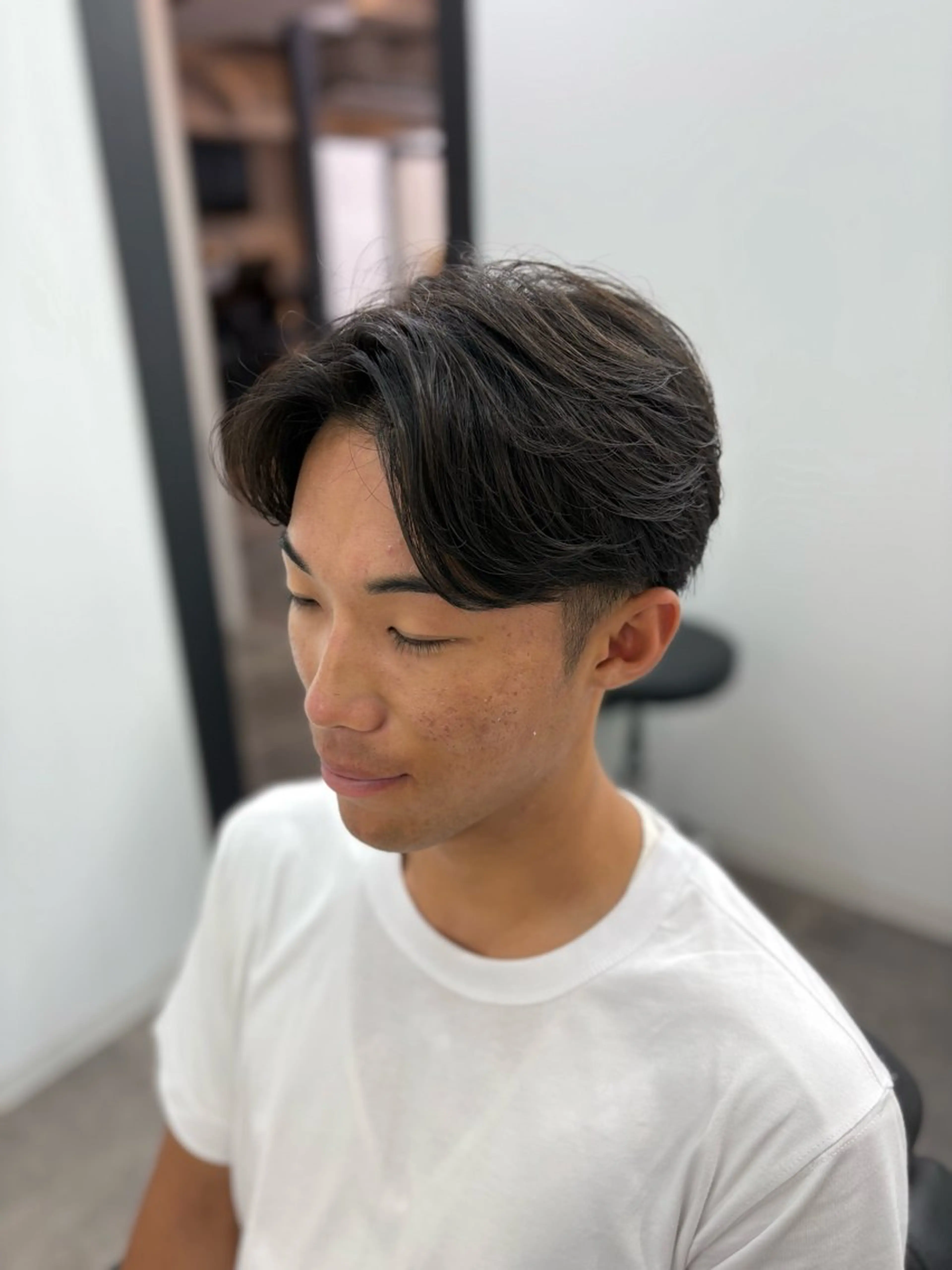 ショート メンズ フェザーパーマ メンズパーマ カット パーマ CHELSEA  梅田所属・OKADA/メンズ /カット/眉/縮毛のヘアスタイル