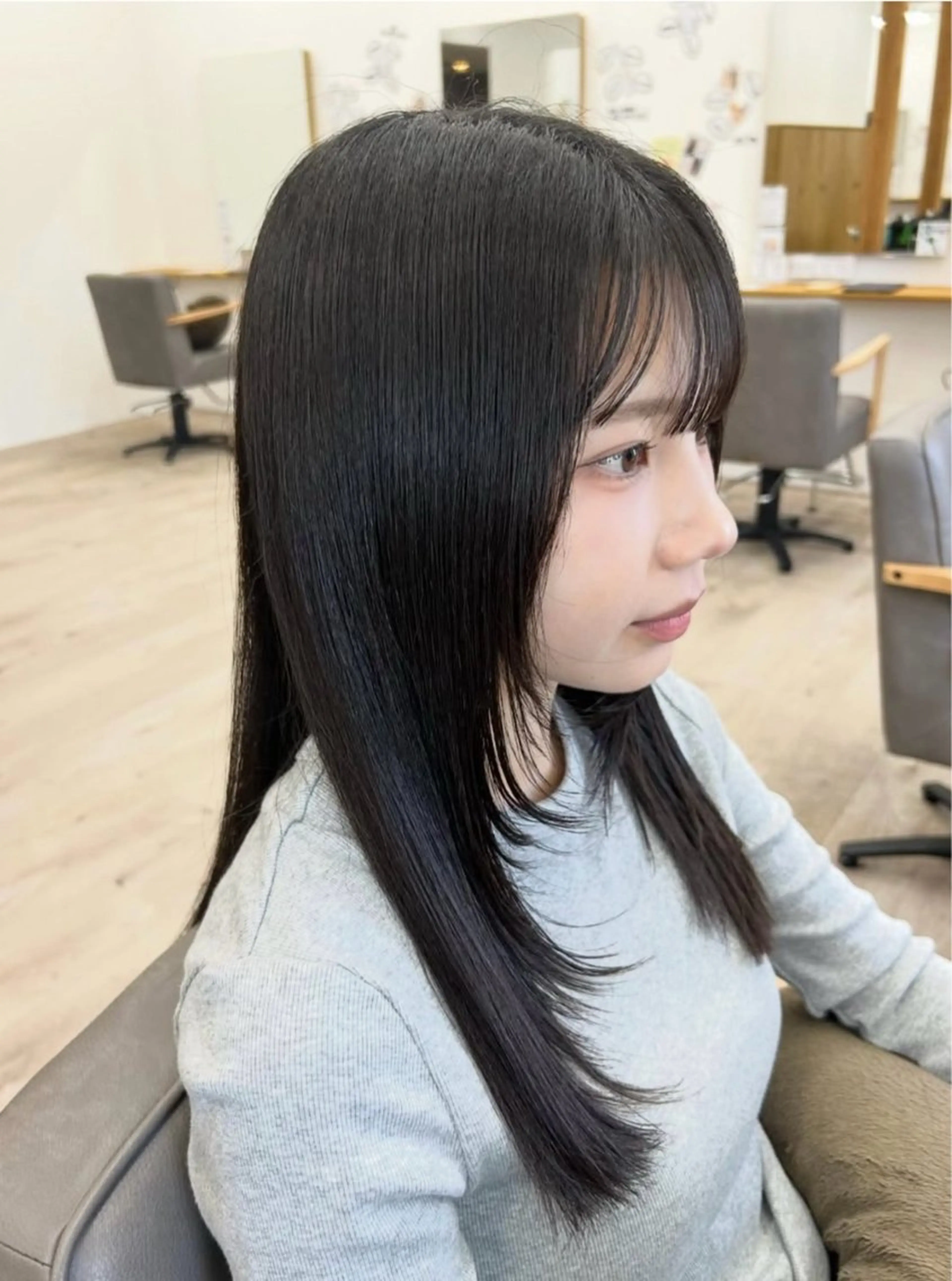 ロング 顔まわりレイヤー レイヤーカット 小顔カット カット ヘッドスパ ちほ/顔周りレイヤー /ベージュカラーのヘアスタイル