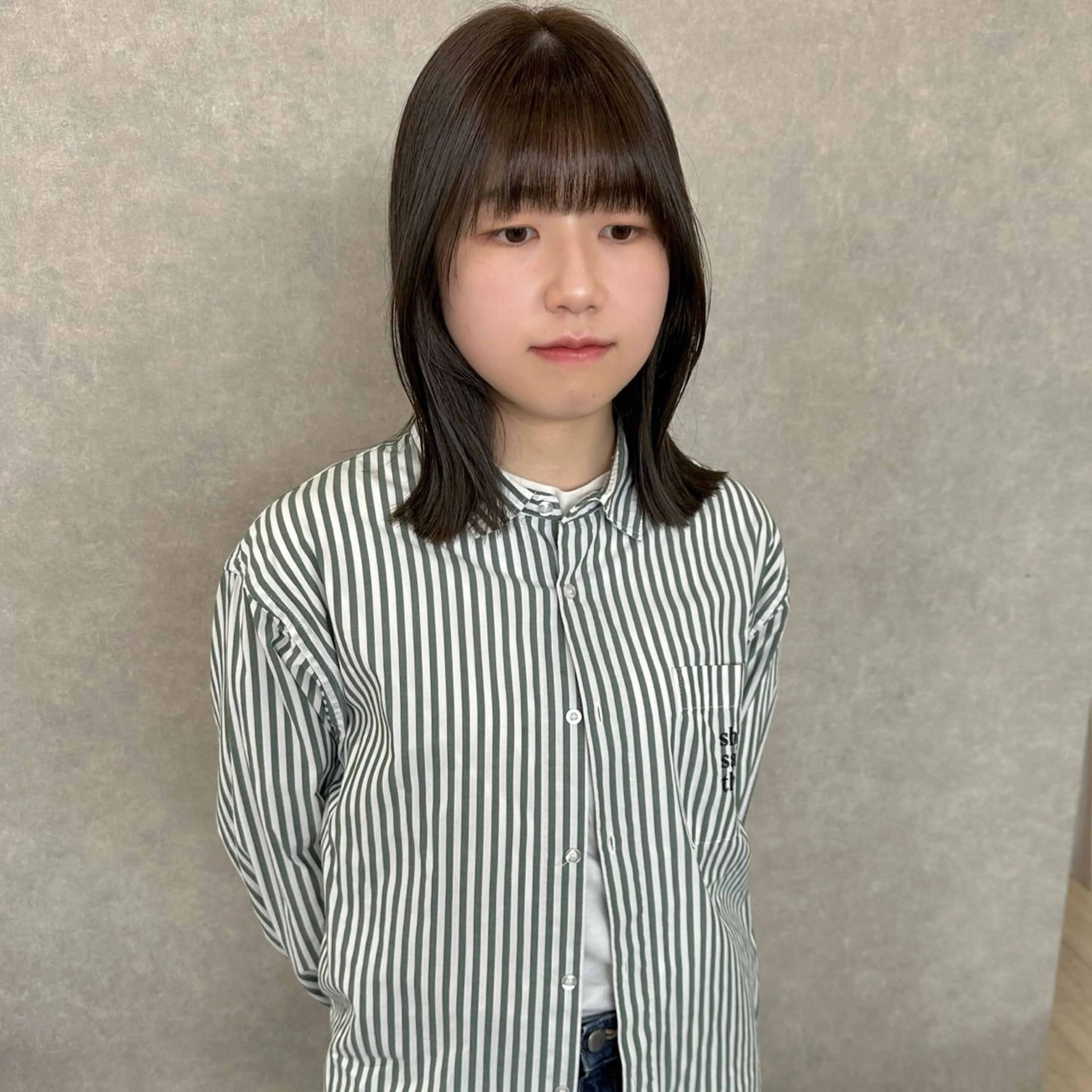 ミディアム カラー 顔周りカット はちすか るかのヘアスタイル