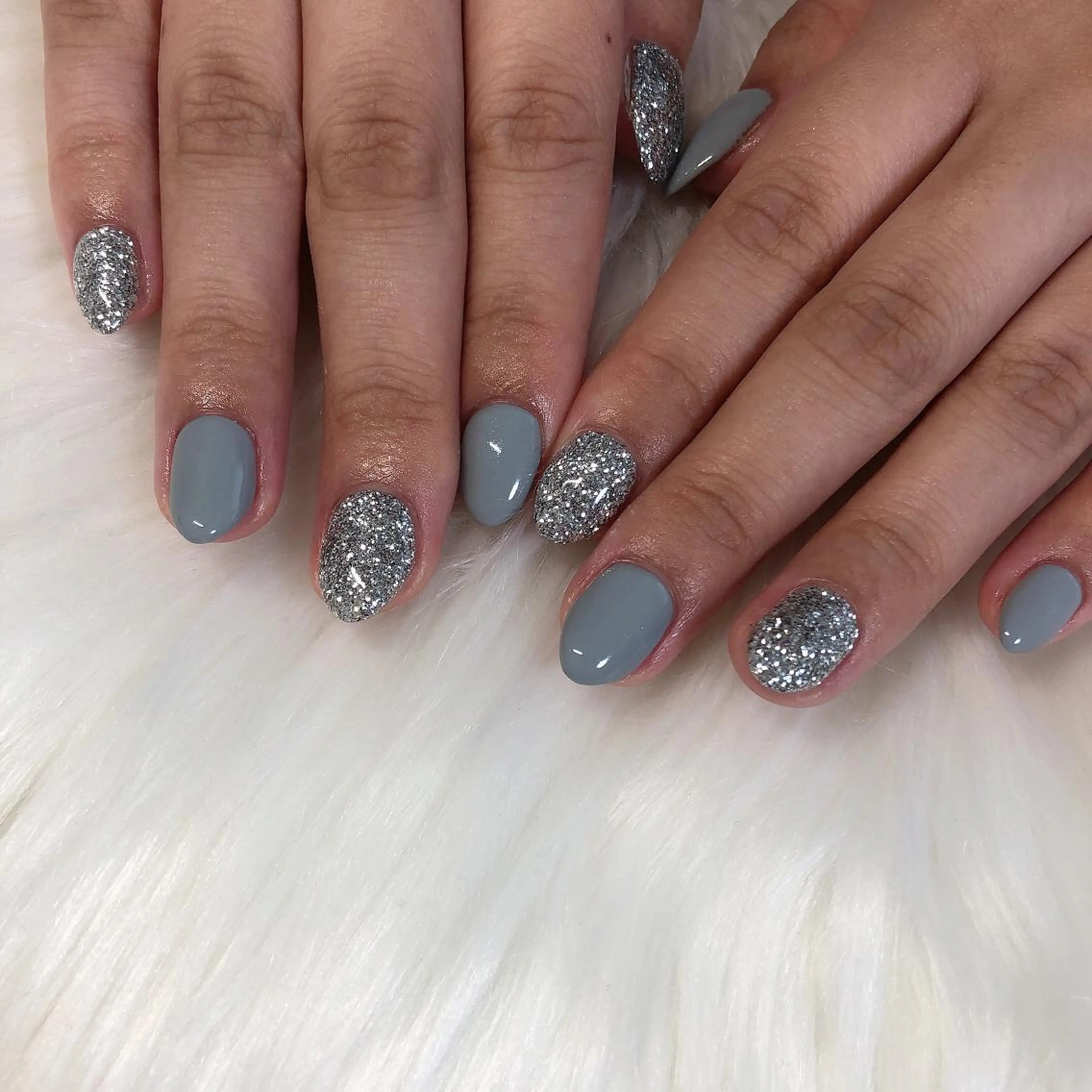 ネイル ハンドネイル 西岡 杏のネイルデザイン