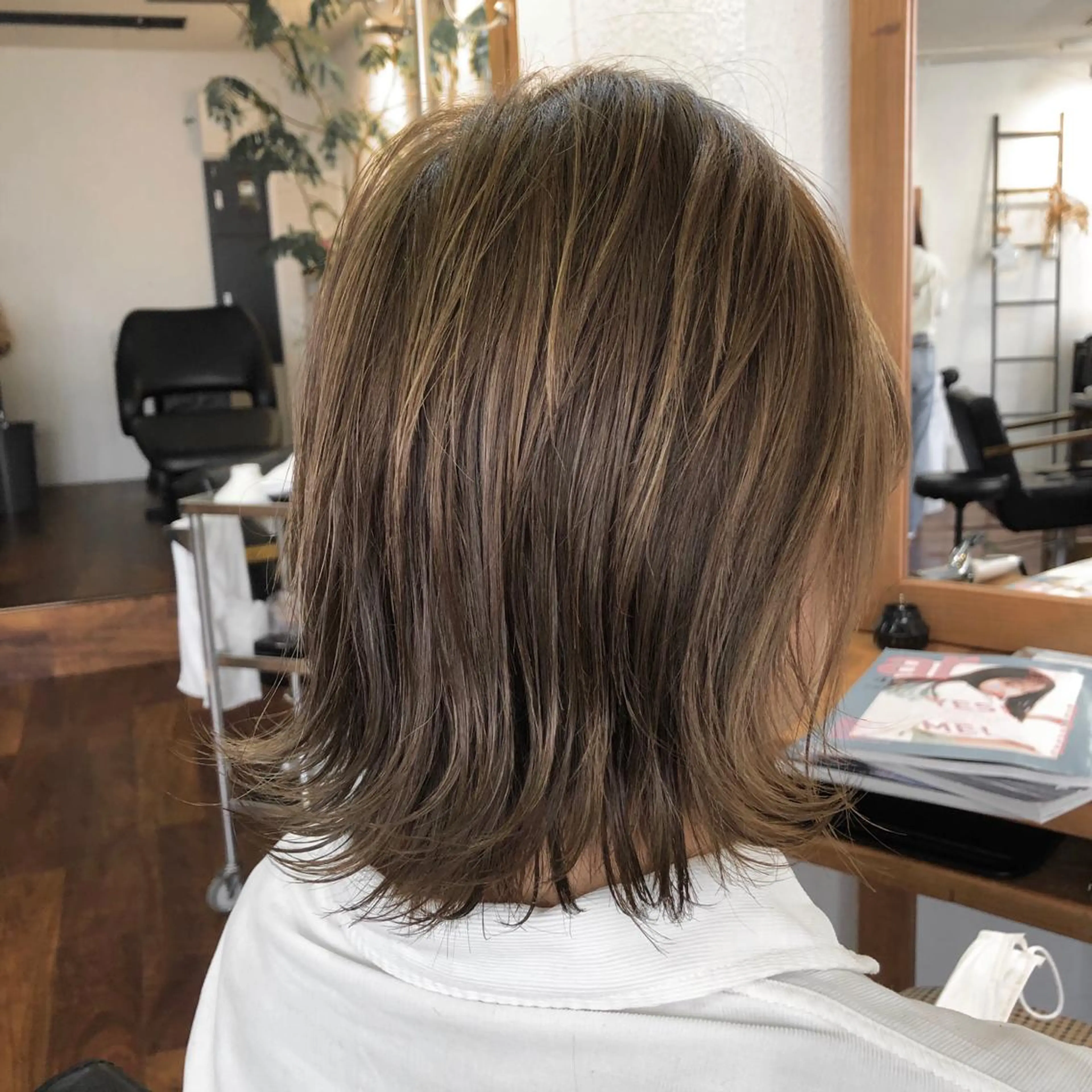 ミディアム カラー アディクシーカラー アッシュ アッシュグレー アッシュグレージュ ベージュカラー カット ヘアカラー トリートメント 江上拓郎/ショート /酸性ストレートのヘアスタイル