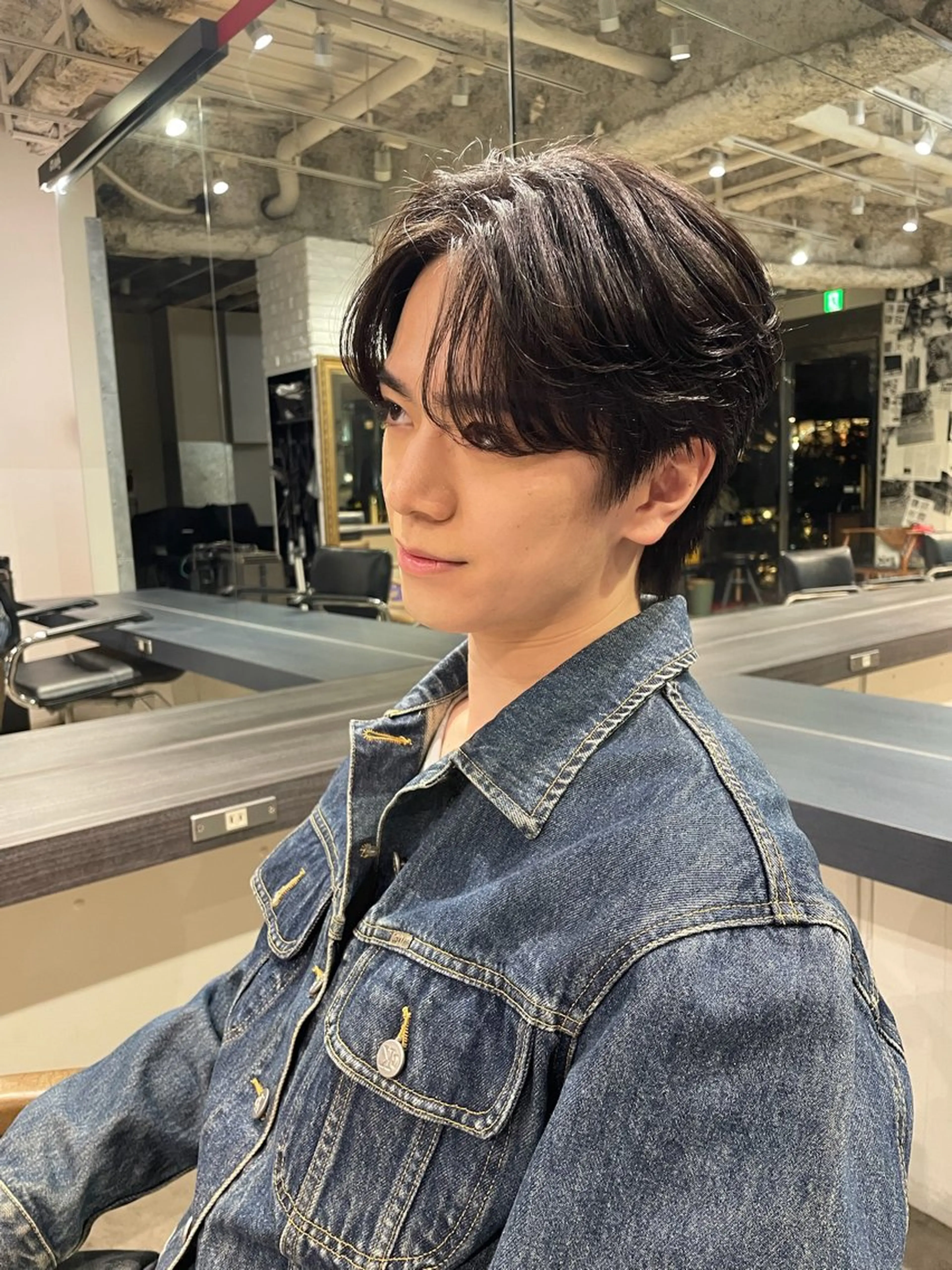 ショート パーマ メンズ センターパート メンズパーマ ニュアンスパーマ カット パーマ dakota evans所属・渋谷 / miku nishizukaのヘアスタイル