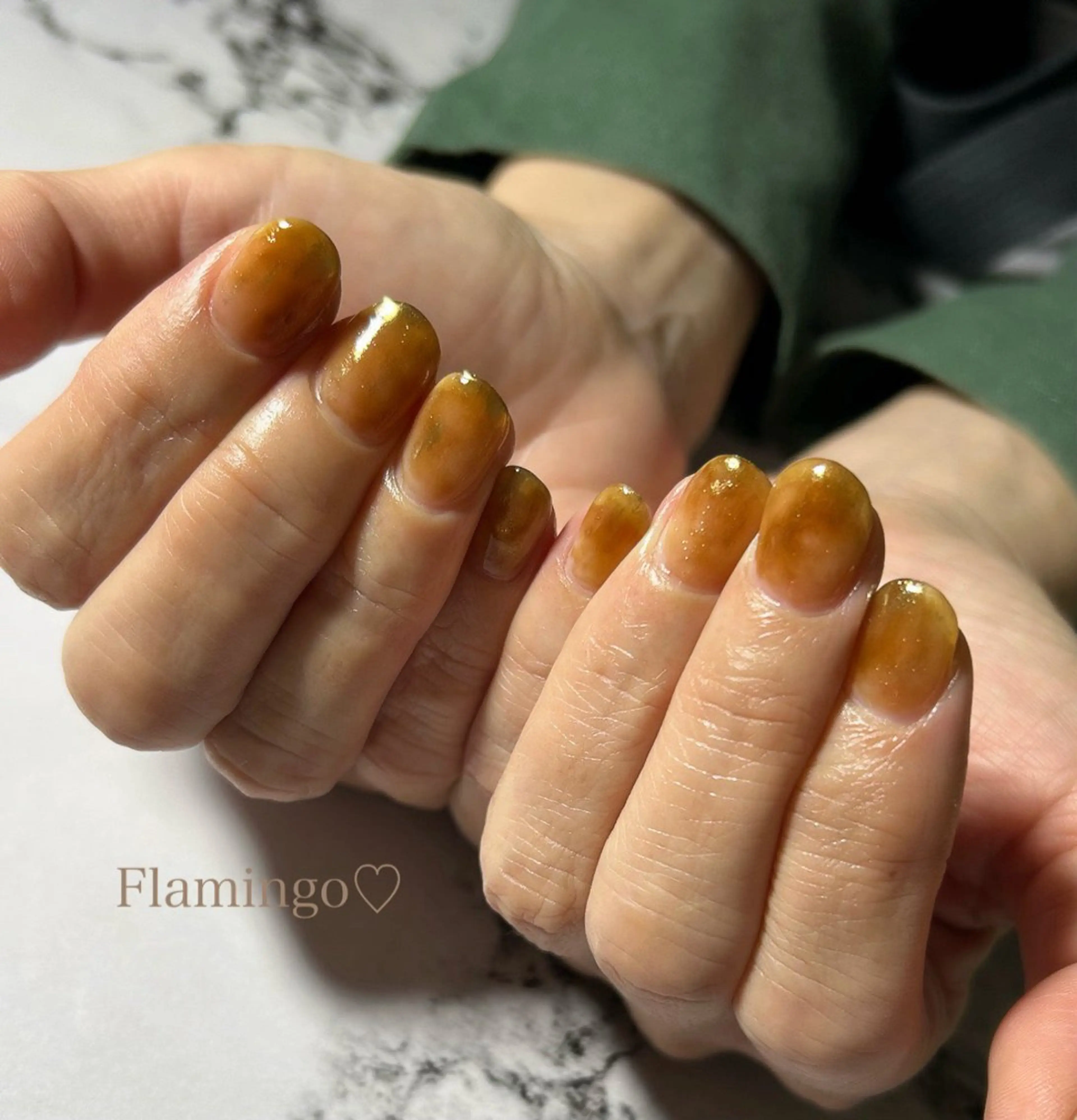 ネイル べっ甲ネイル ブラウン ミラーネイル ニュアンスネイル ハンドネイル 40代からの爪を守る ×ケア重視サロン♡のネイルデザイン