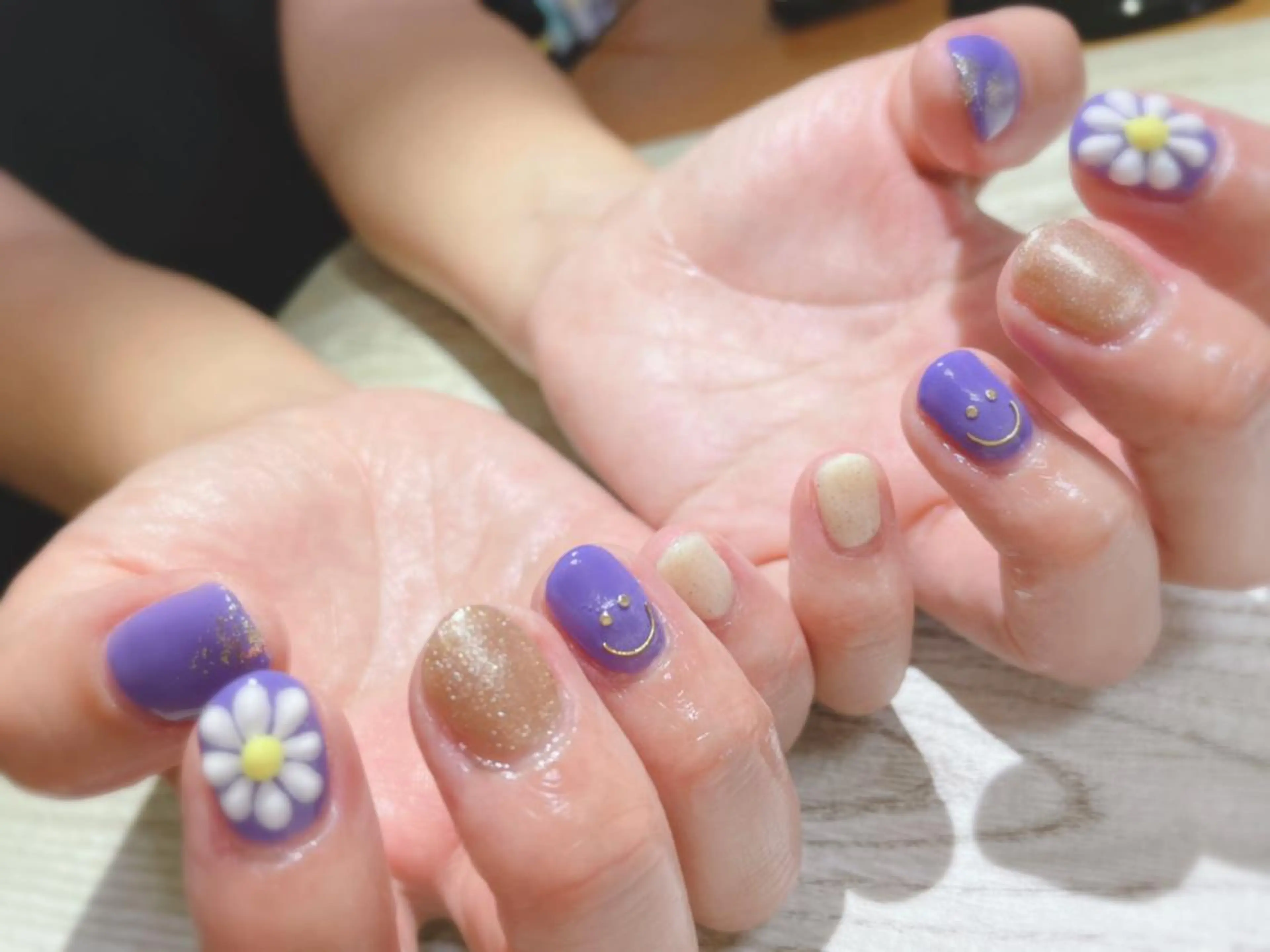 ネイル 芦辺 香奈のネイルデザイン