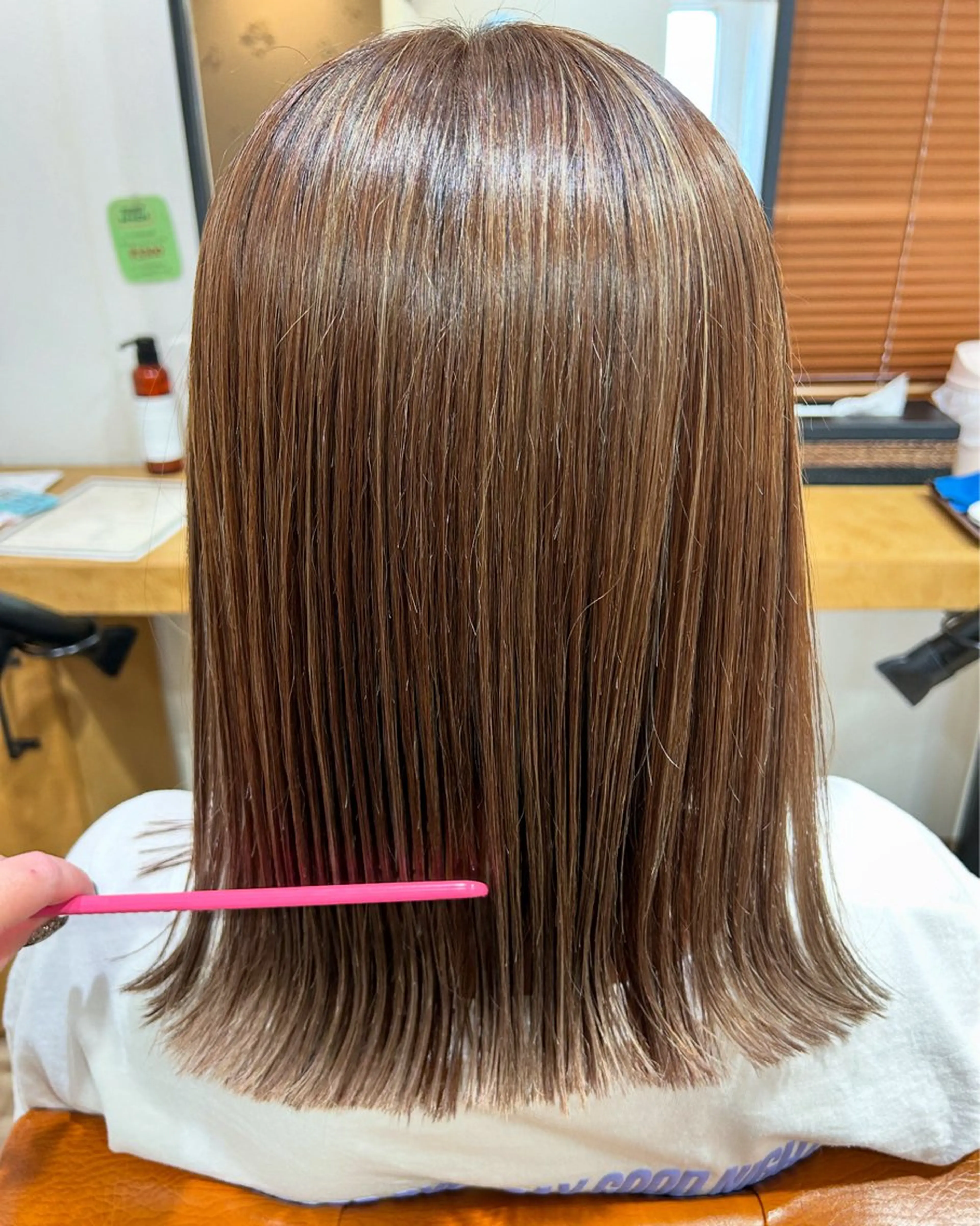 ミディアム ハイライト 齋藤 未夢のヘアスタイル