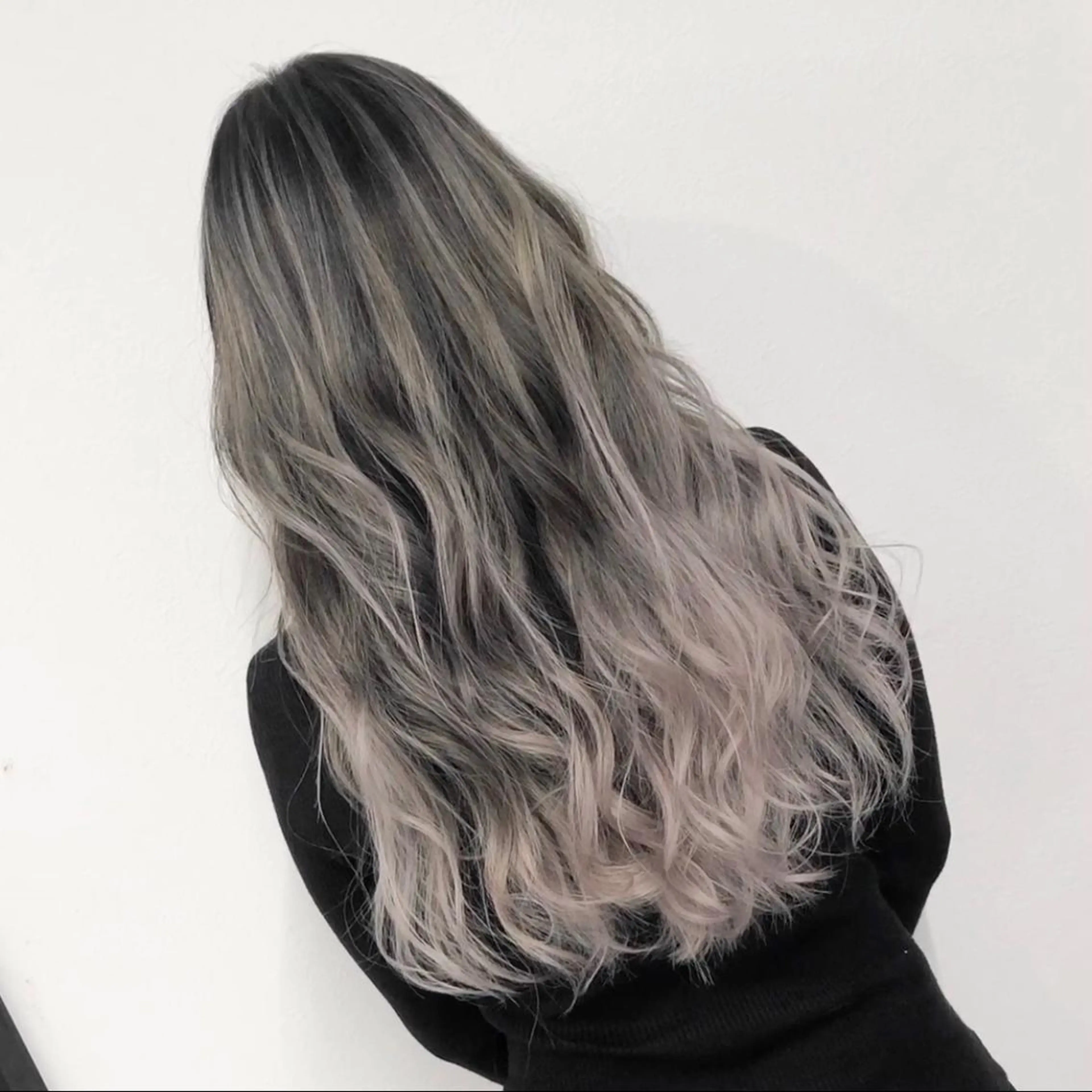 ロング カラー ヘアアレンジ バレイヤージュ デザインカラー ハイライトカラー 外国人風カラー ハイライト アンドウ ユウ/ レイヤーカット/韓国のヘアスタイル