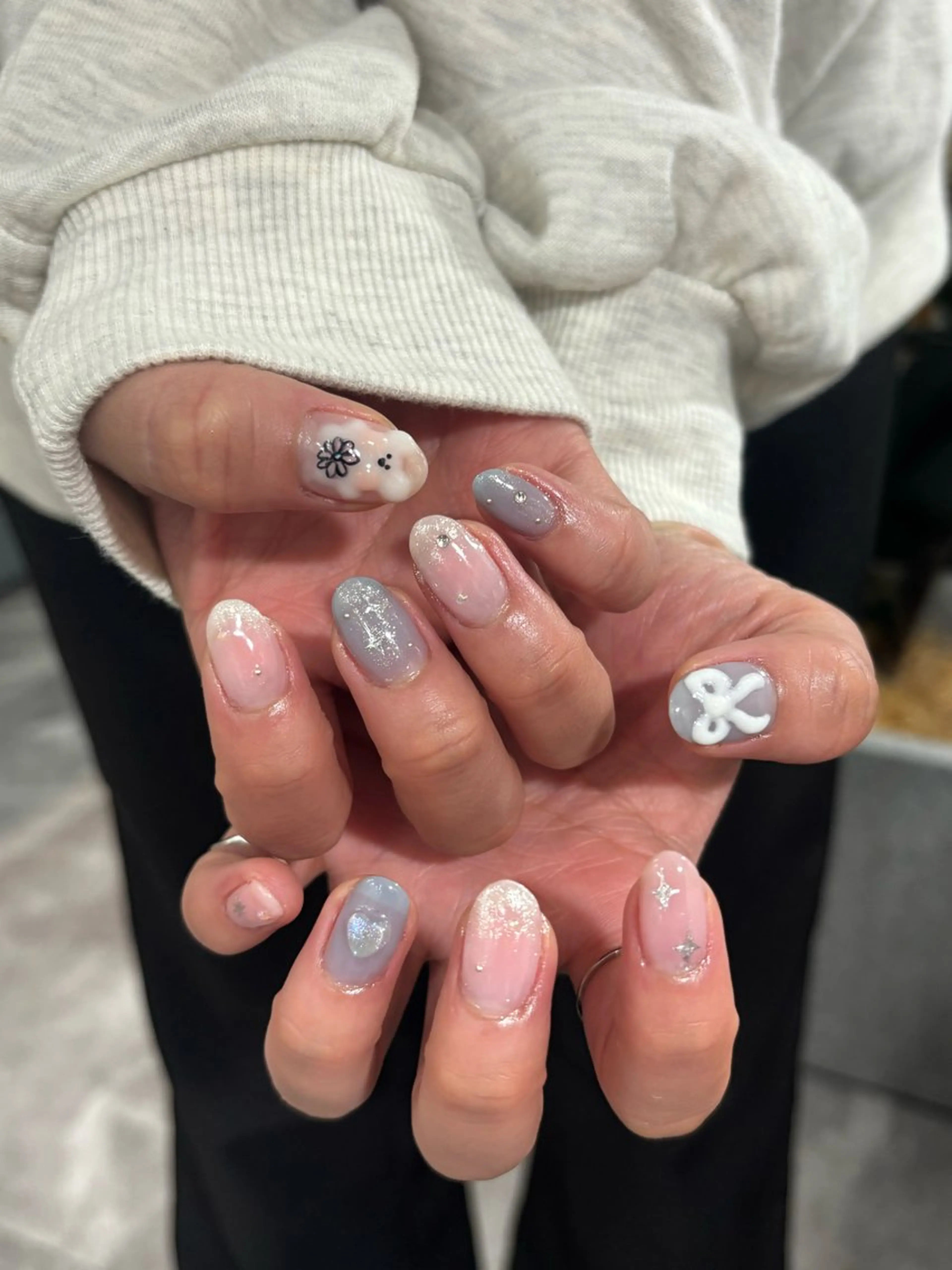 ネイル フットネイル フレンチネイル ジェルネイル グラデーション マグネットネイル ハンドネイル ヘアー.ネイル二刀流 misa🫧のヘアスタイル