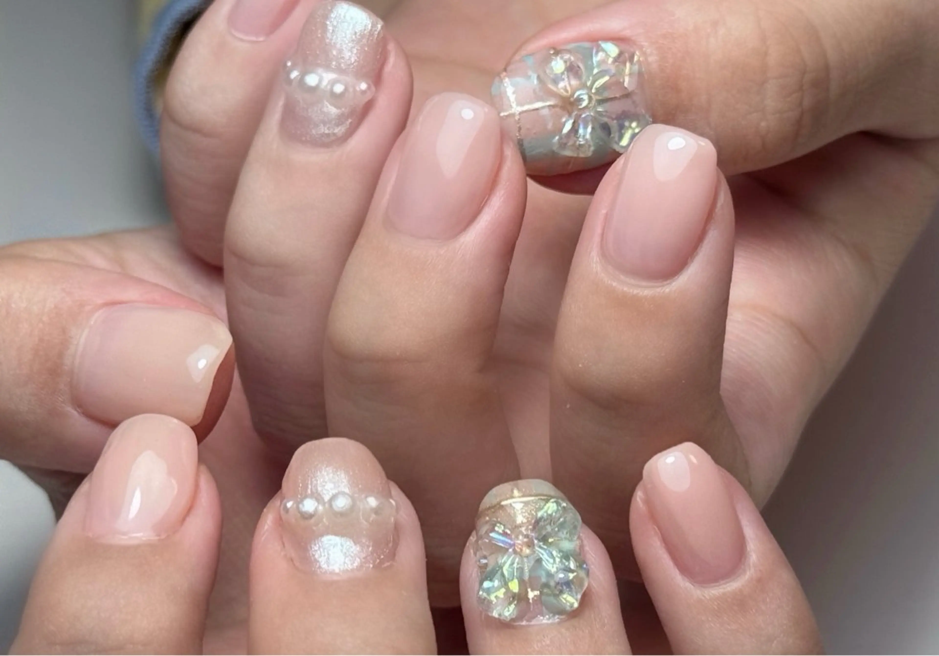 ネイル ガーリー ワンカラーネイル リボン 土屋 萌笑のネイルデザイン