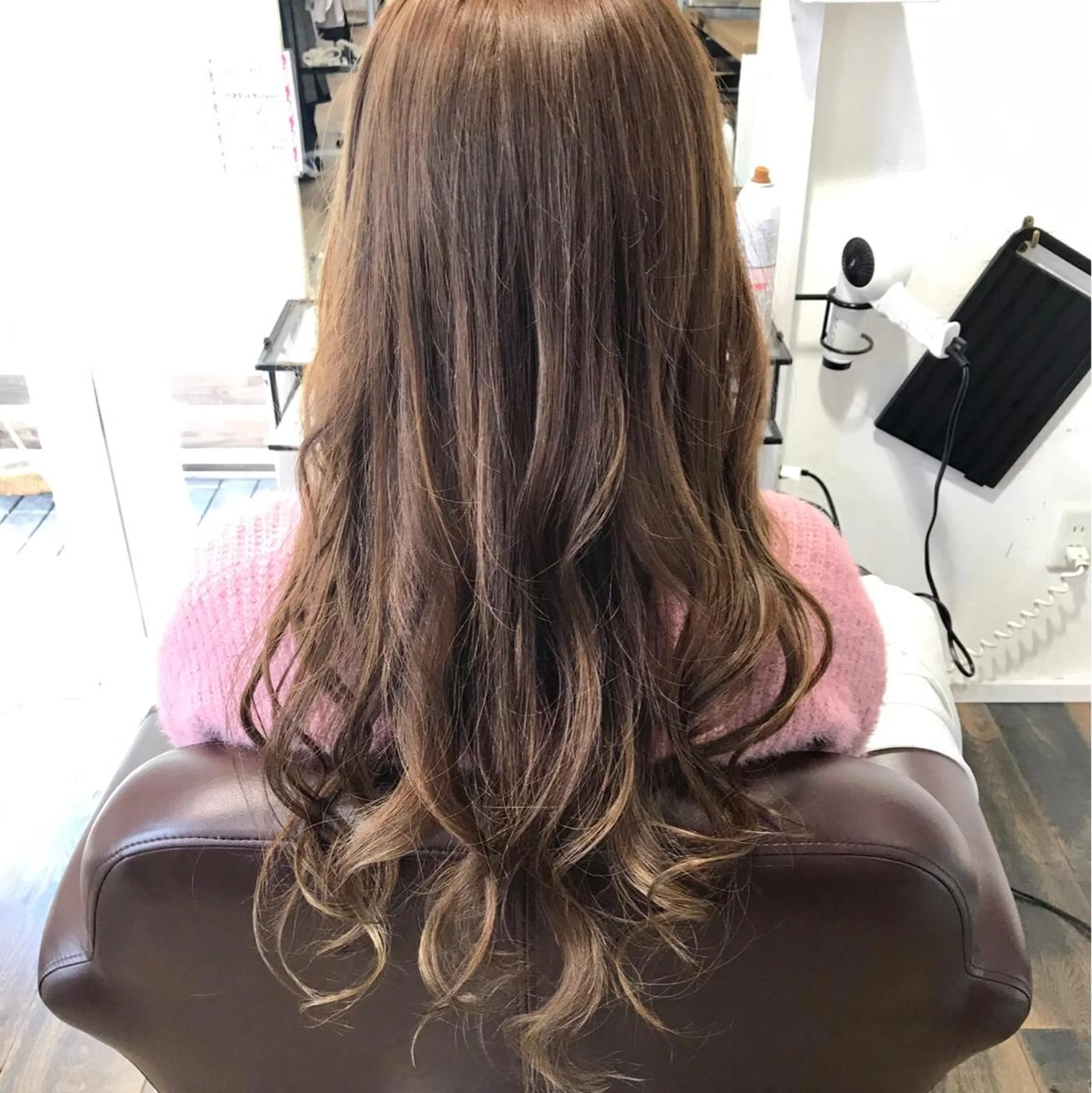 ロング カラー ベージュカラー ブリーチ ミルクティーベージュ ブリーチなしカラー Hair Musee   柱店所属・topstylist 吉住 早織のヘアスタイル