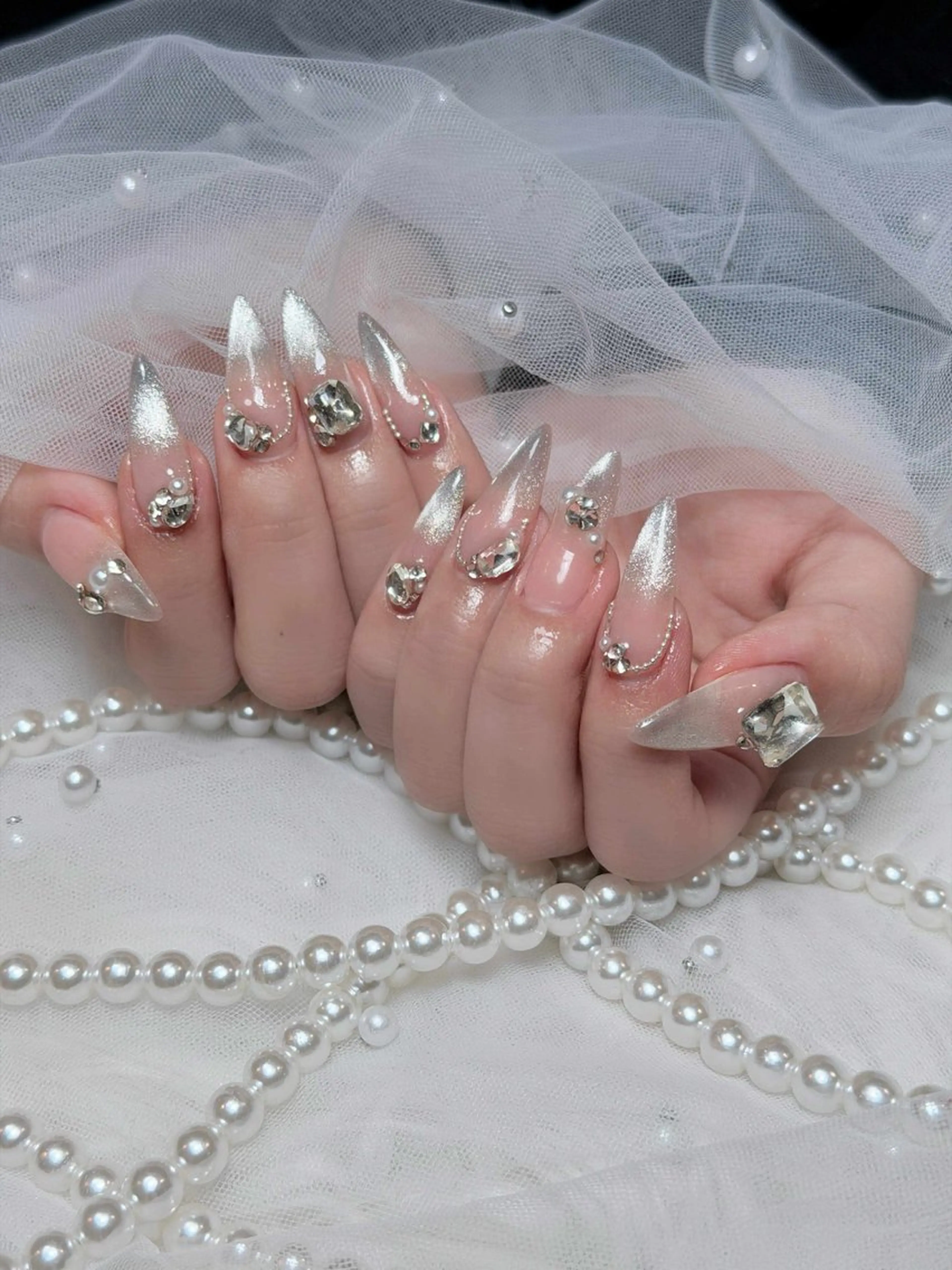 ネイル オーロラネイル ボルドー ブラウン 氷ネイル・うるうるネイル キラキラネイル ハンドネイル Julli ジュリのネイルデザイン