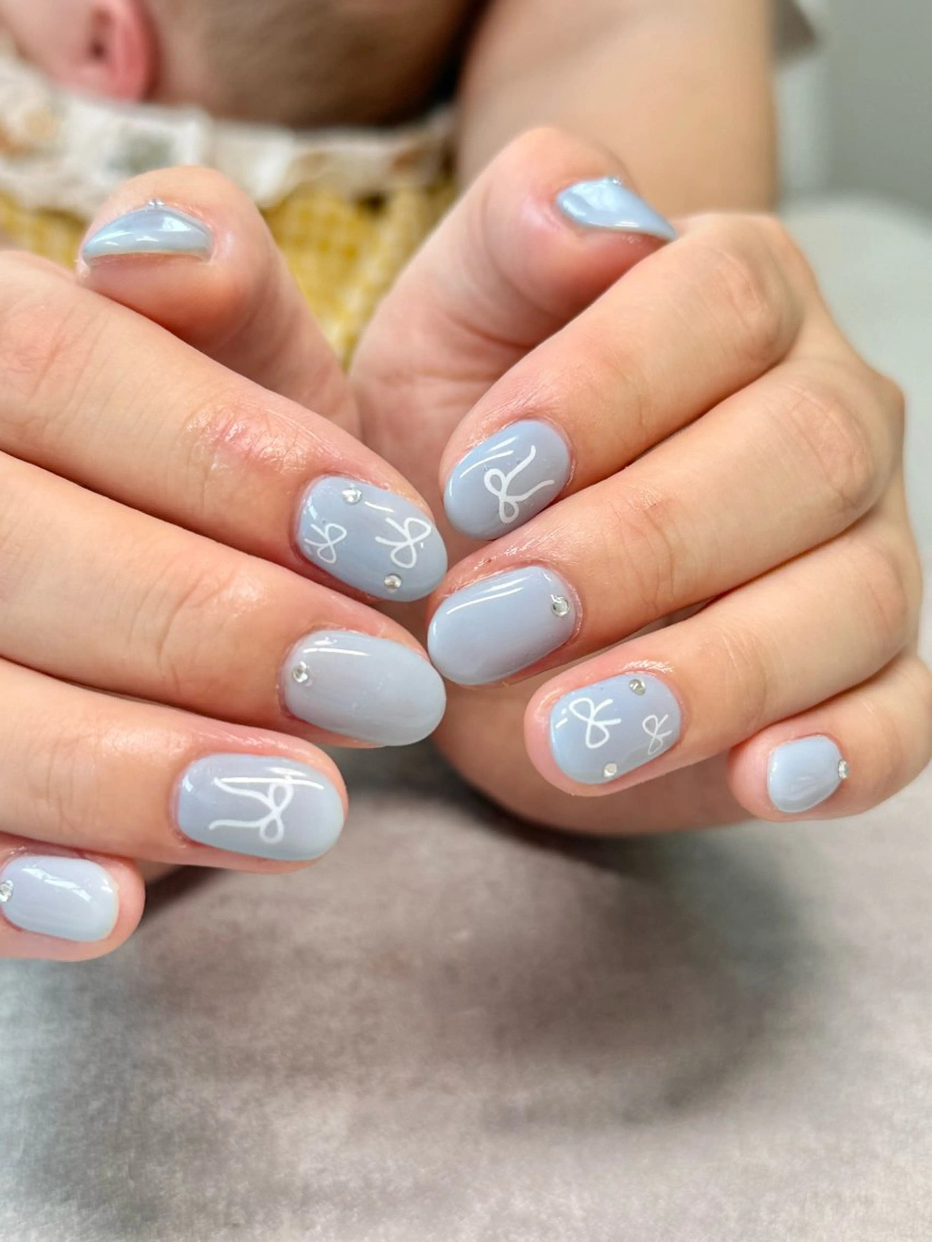 ネイル ブルー ジェルネイル リボン 夏ネイル nailroom amyのネイルデザイン