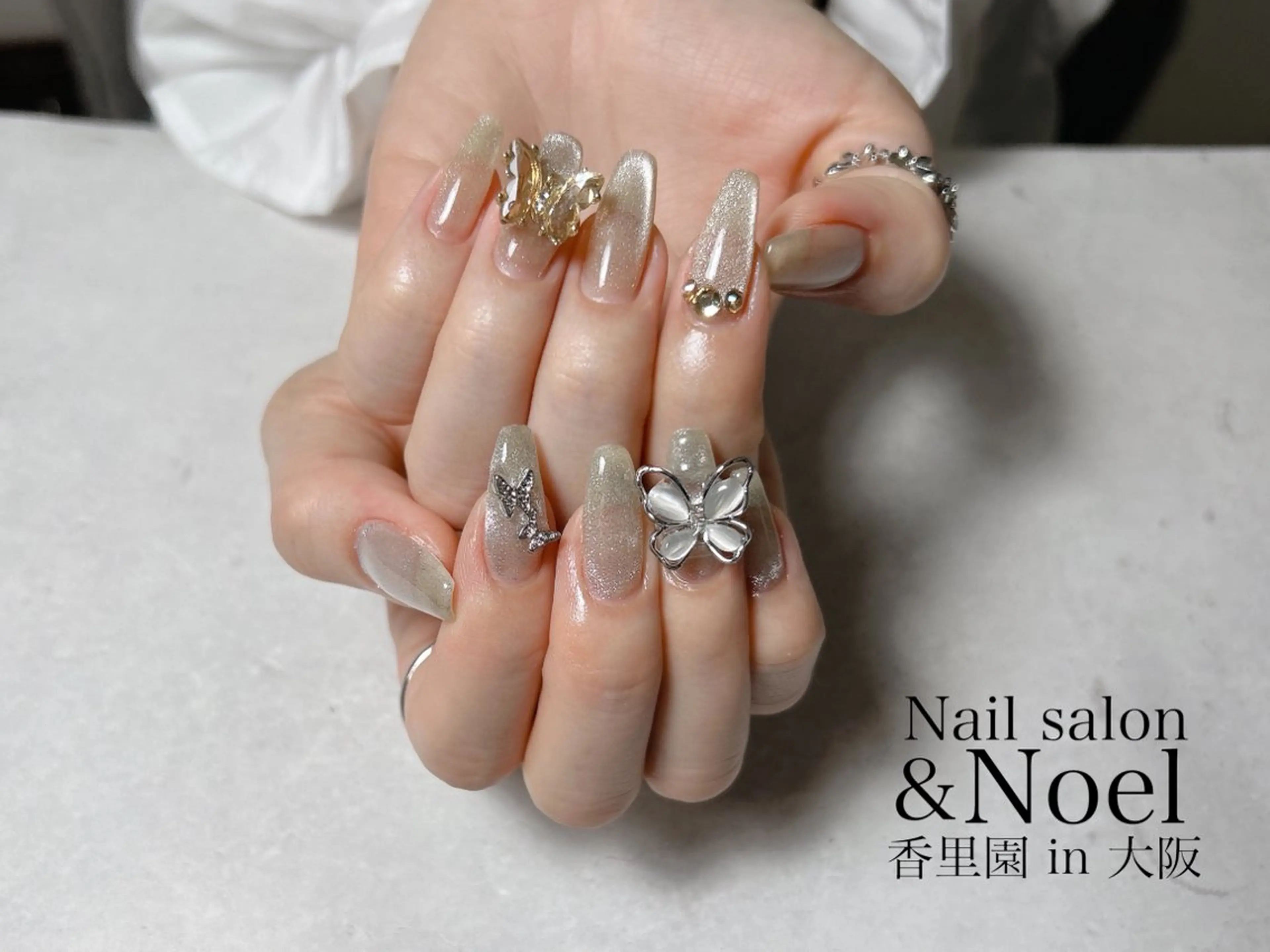 ネイル 持ち込み ストーンネイル ハンドネイル Nailsalon  &Noel所属・もも 🍑のネイルデザイン