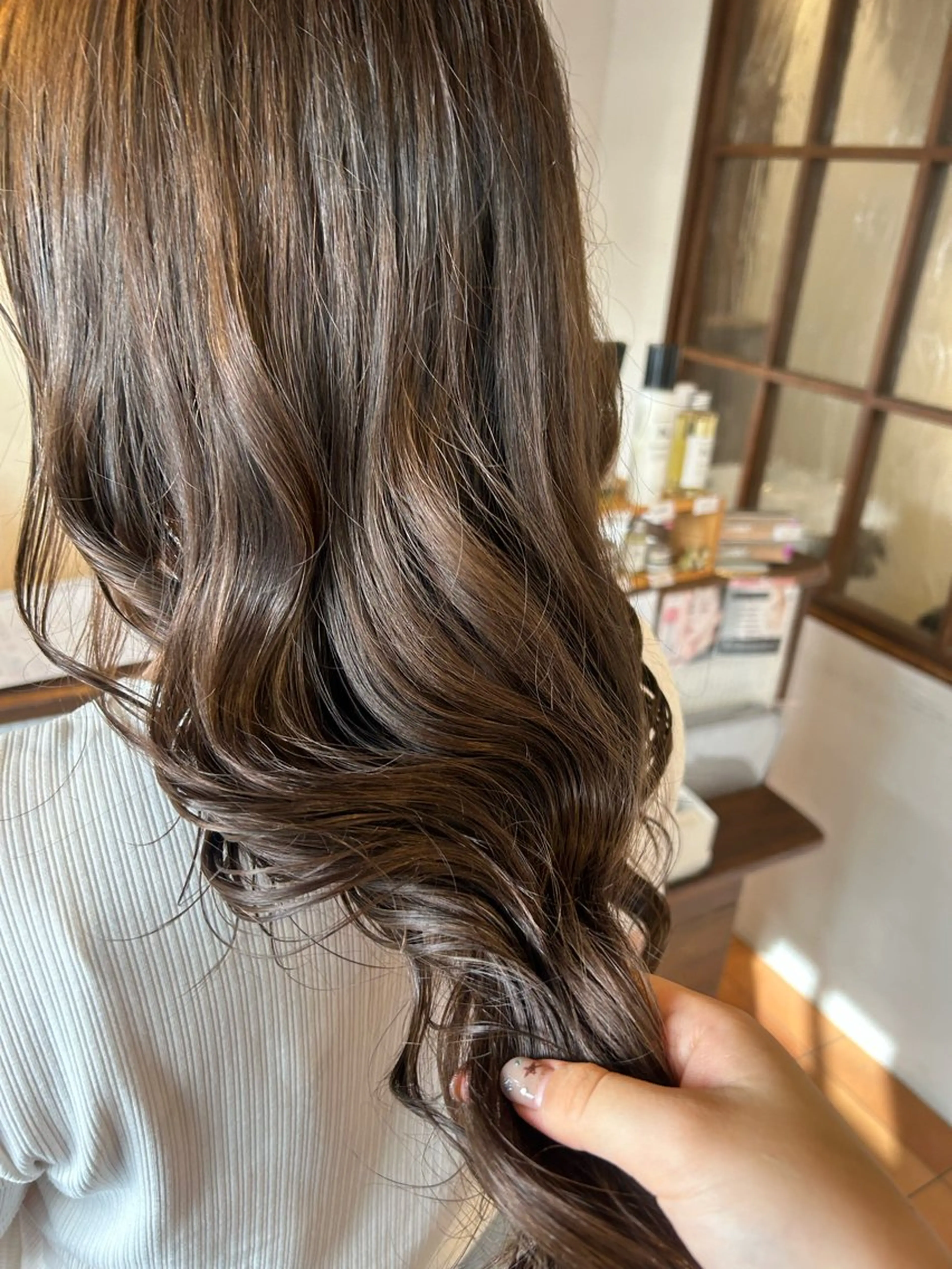 ロング カラー ベージュカラー オリーブベージュ ヘアカラー 徳 永のヘアスタイル