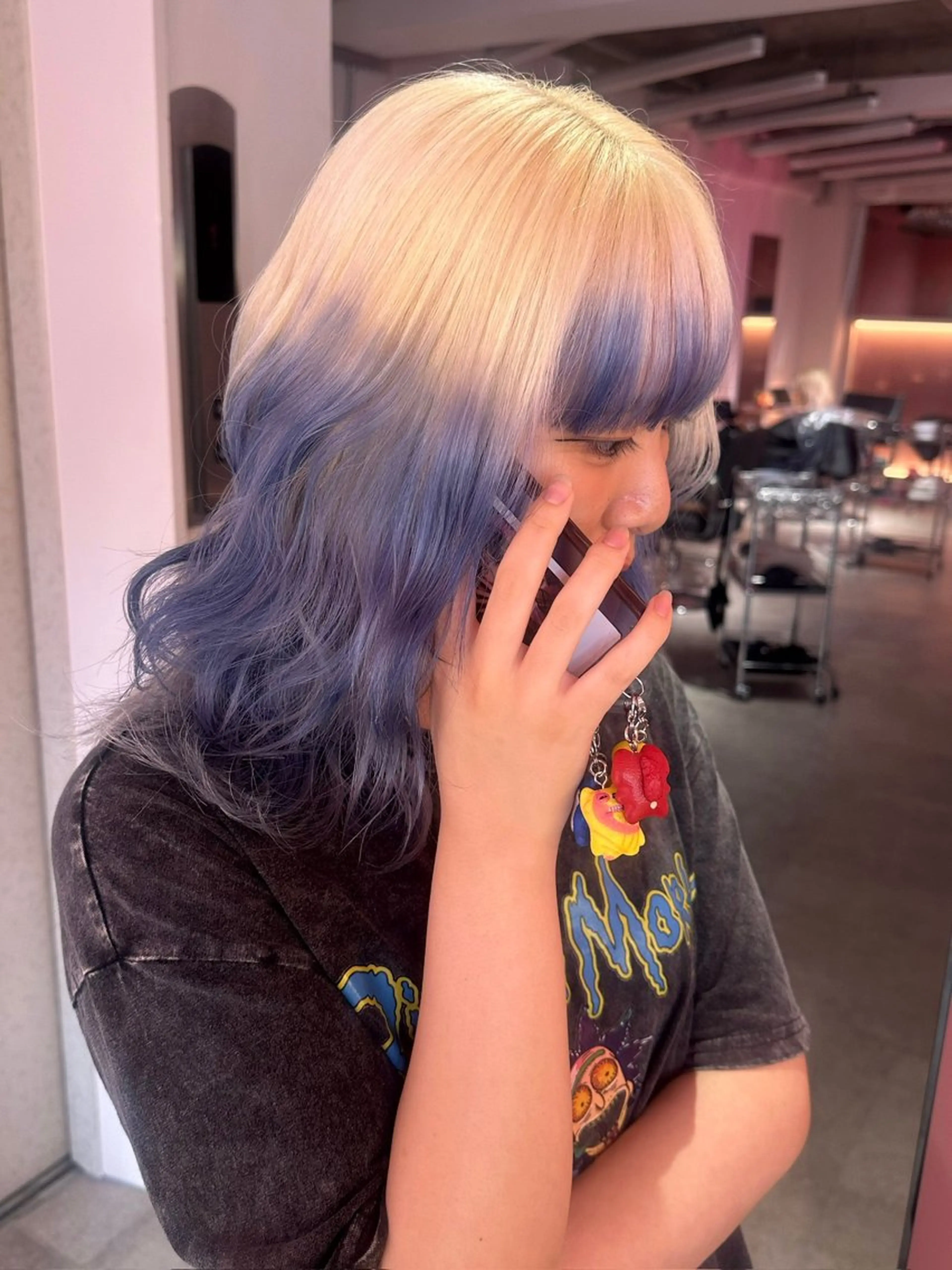 セミロング カラー 抜きっぱなしブロンド ブロンド ブルーカラー ヘアカラー トリートメント ブリーチカラー 特化/MAHIROのヘアスタイル