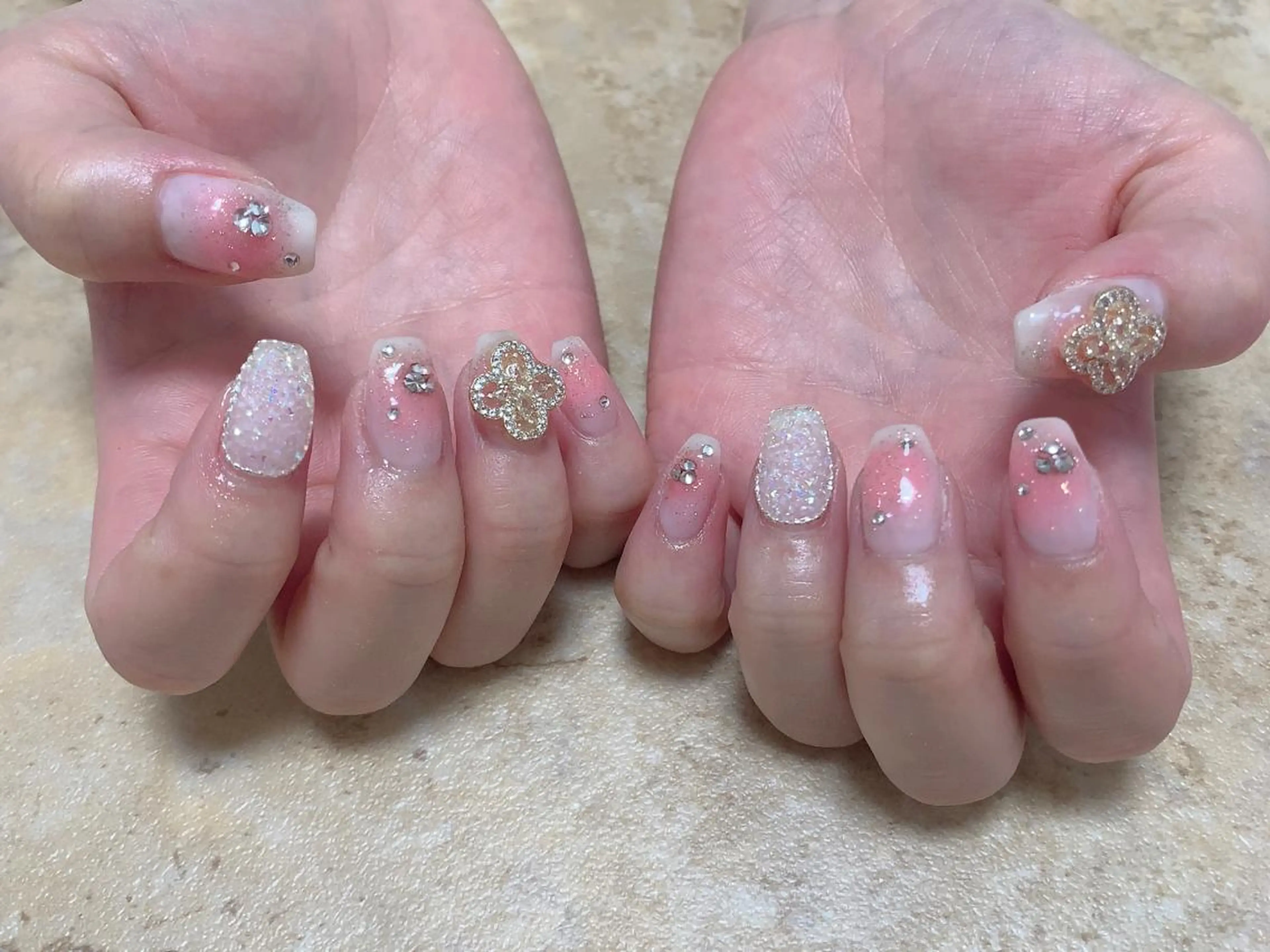 ネイル はな💎ネイル ワンホン、長さ出しのネイルデザイン