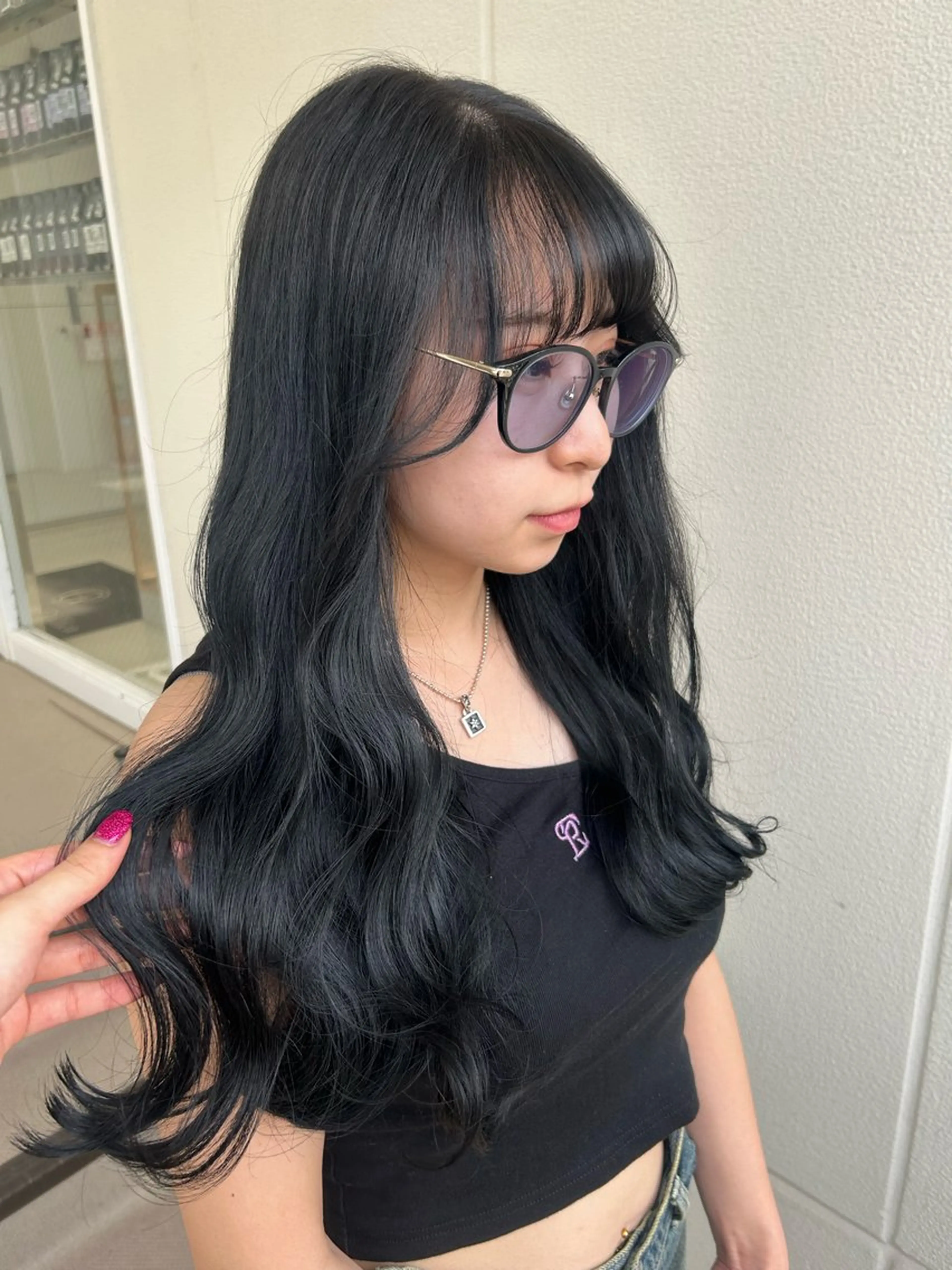 ロング カラー ヘアアレンジ 黒髪 ブルーカラー ブルーブラック 《暖色/韓国hair 》🇰🇷桑原ユキネのヘアスタイル