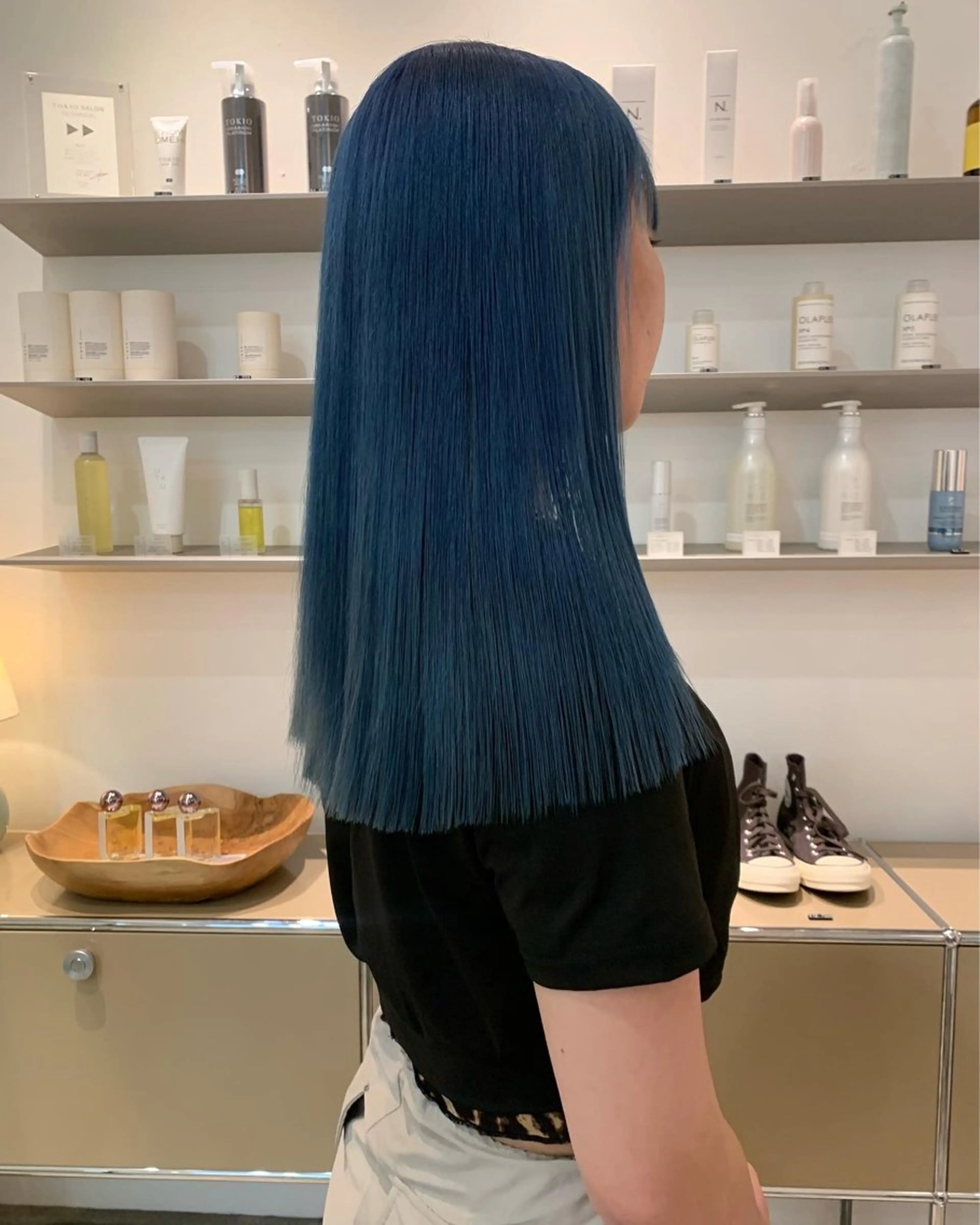 ロング カラー ブルーカラー ブリーチカラーが人気 onnuのヘアスタイル