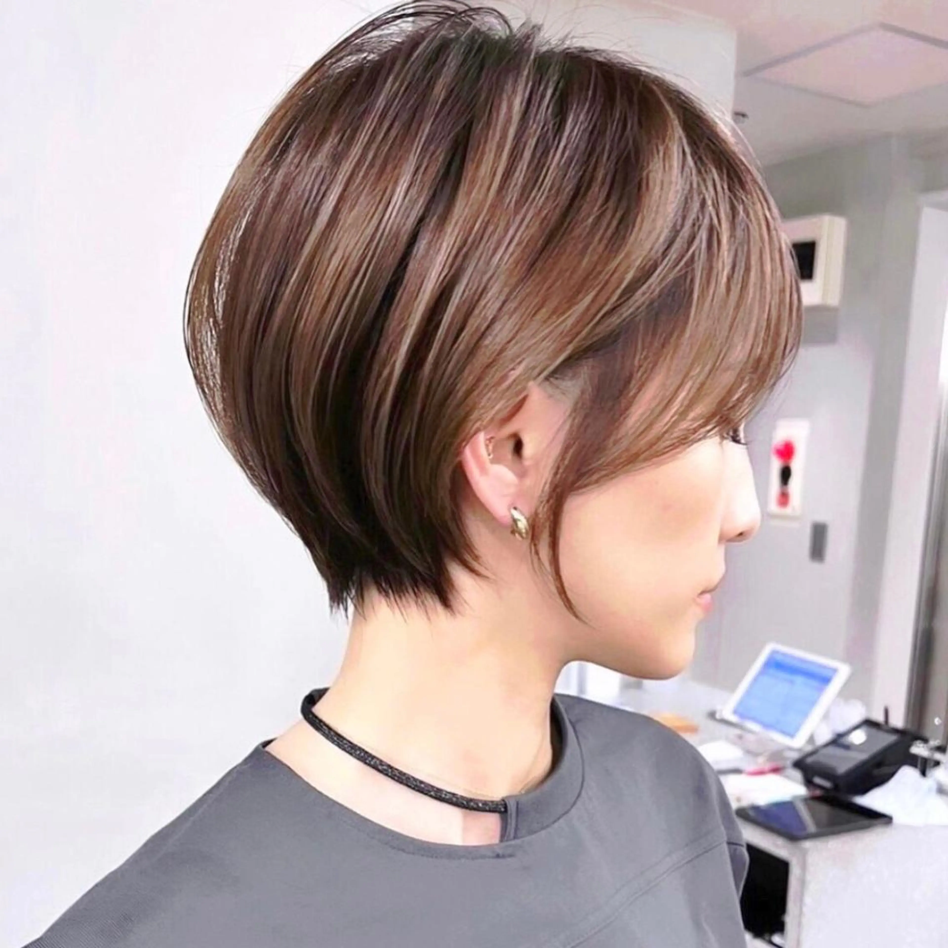 ショート カラー カット ヘアカラー レイヤー/韓国ボブ レイヤーボブ/住吉のヘアスタイル