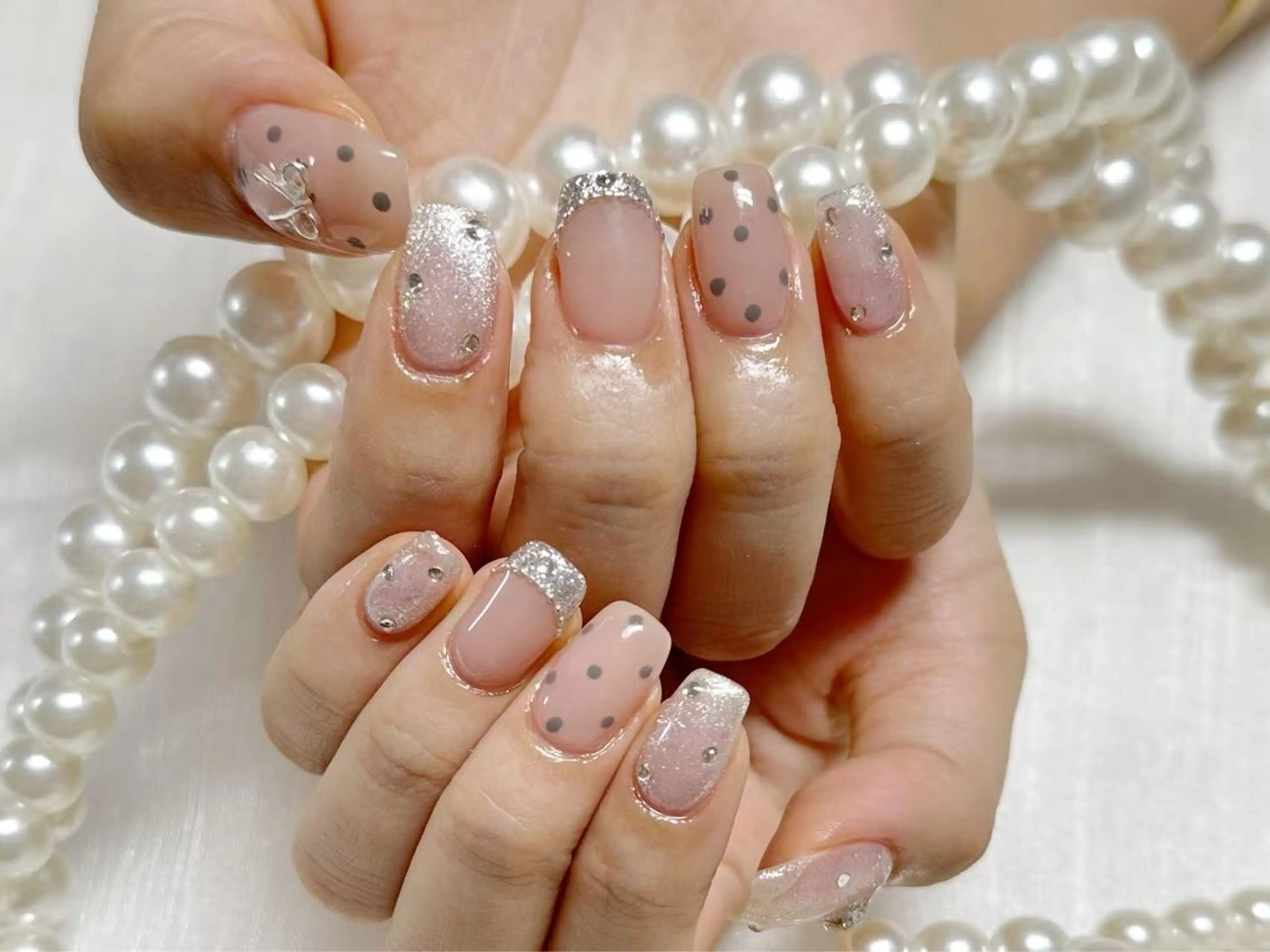 ネイル オーロラネイル 長さ出し フレンチネイル ガーリー キラキラネイル RIn 🎀のネイルデザイン