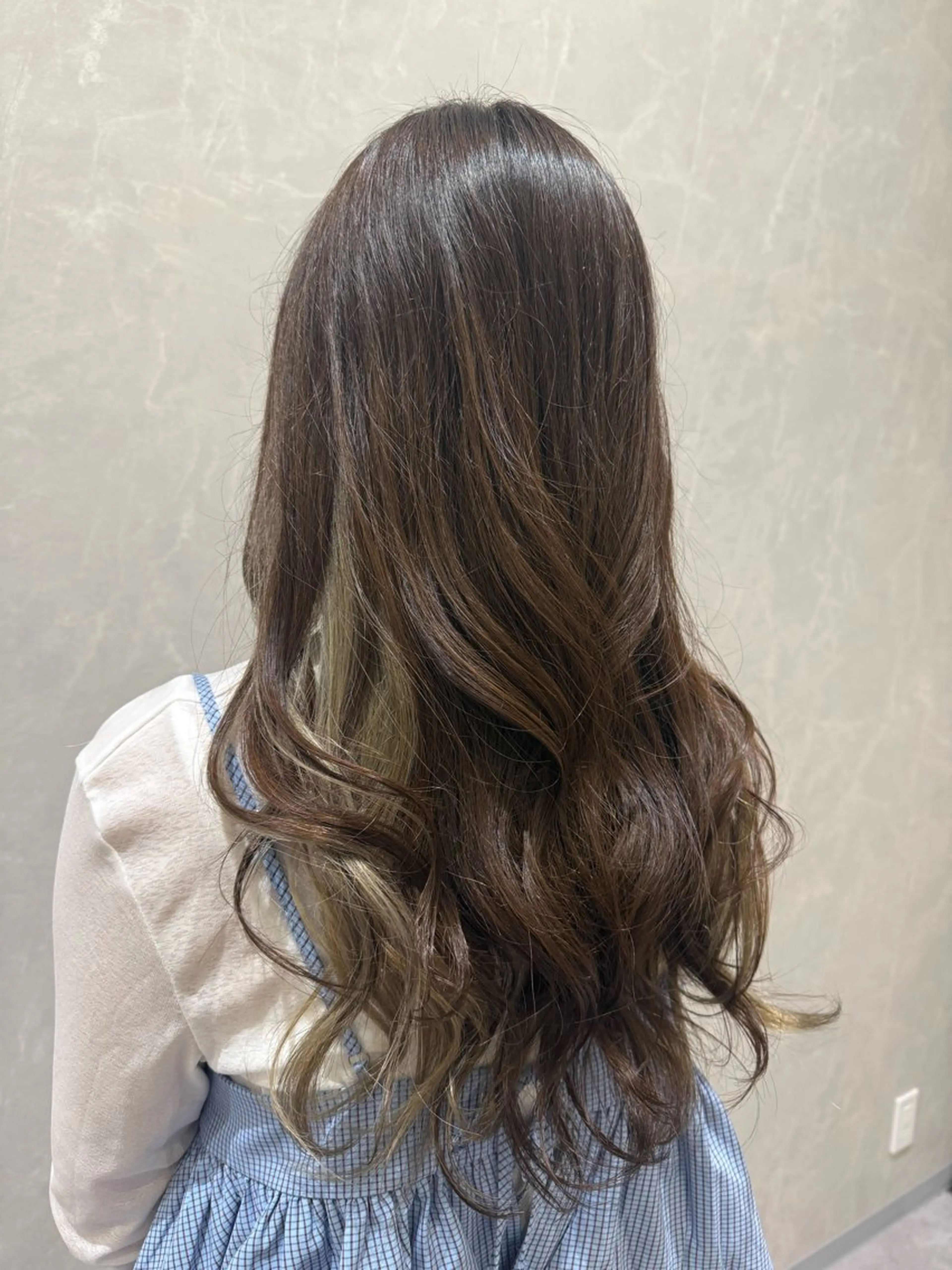 ロング カラー ヘアカラー 長谷川 紗羅のヘアスタイル