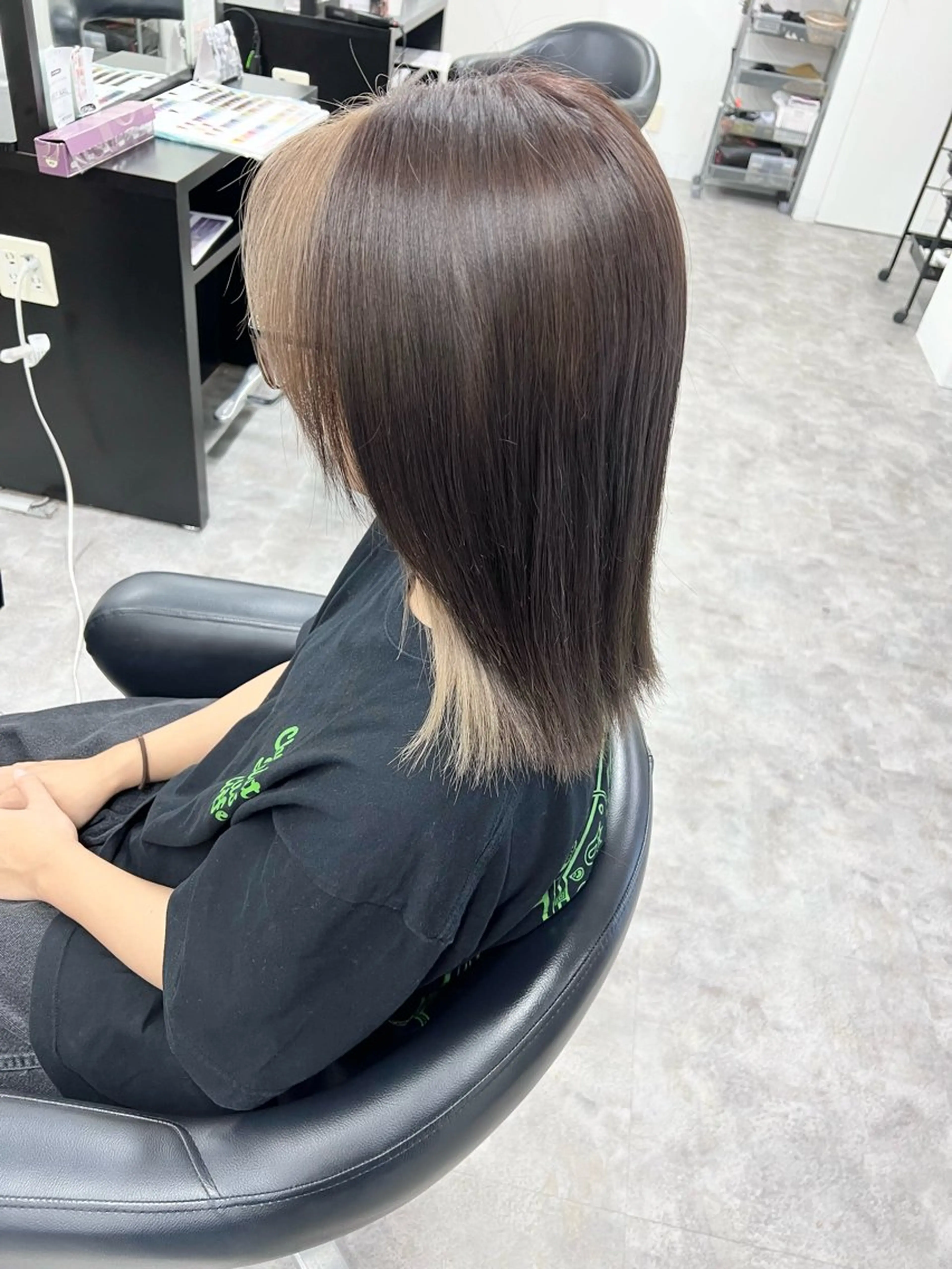 セミロング カラー LOBY所属・LOBY トモヤのヘアスタイル