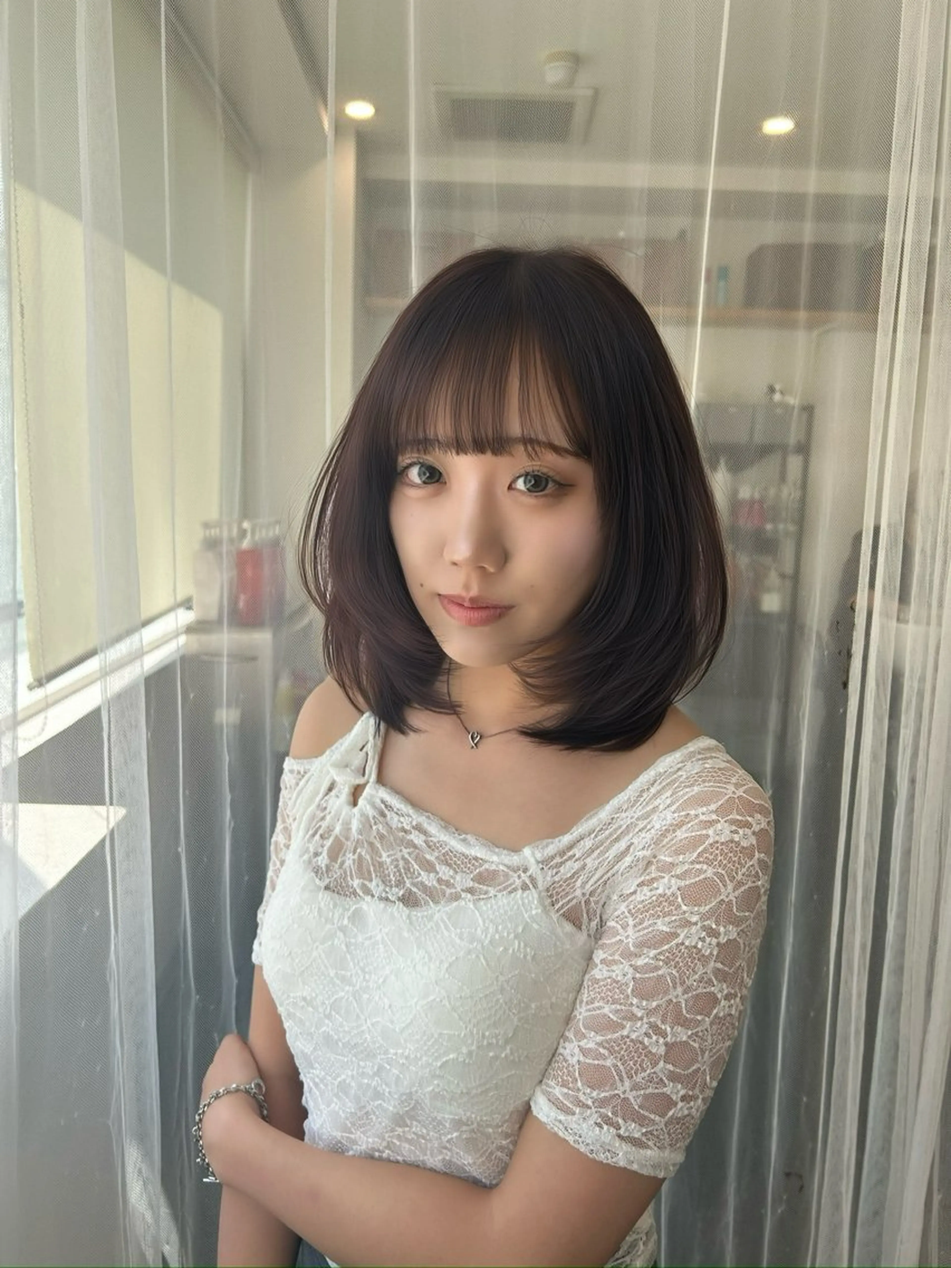 ミディアム ヘアカラー ブリーチ/ベージュ /レイヤー/ひよりのヘアスタイル