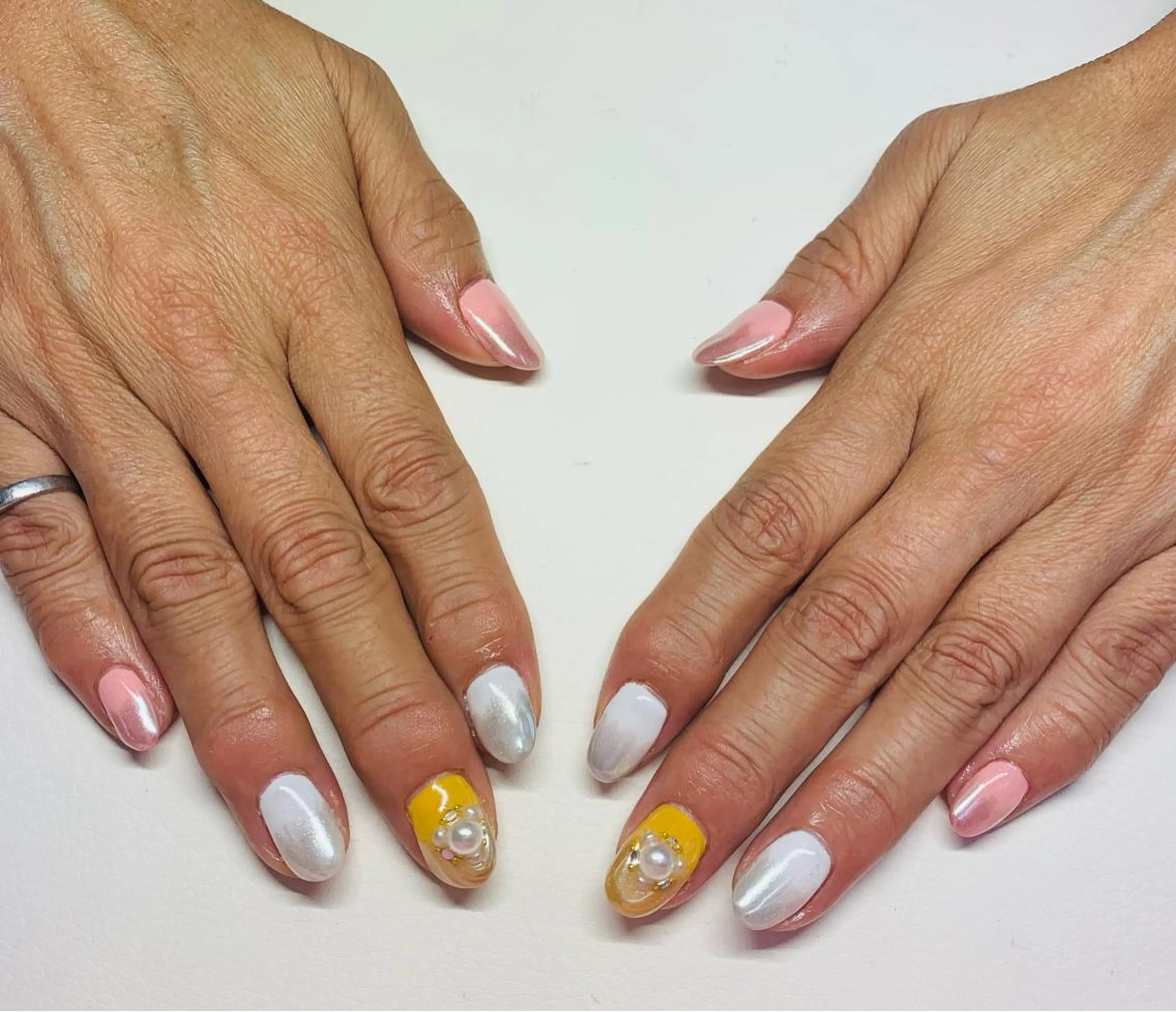 ネイル Mule Beauty Salon所属・ミュール ビューティーサロンのネイルデザイン