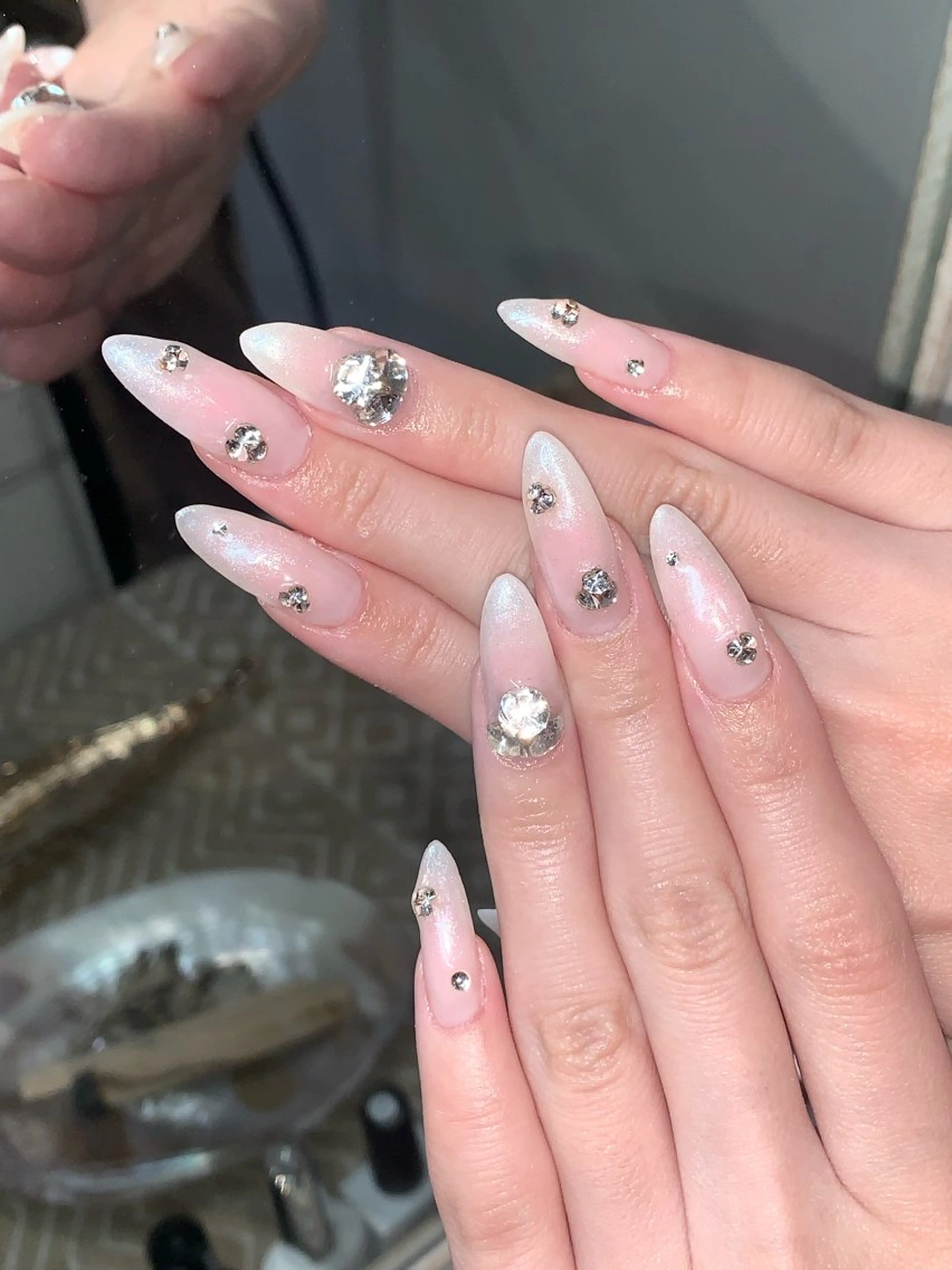 ネイル ハンドネイル NES NAIL所属・さゆり￤推しキャラ ￤ロングネイル🩷のネイルデザイン