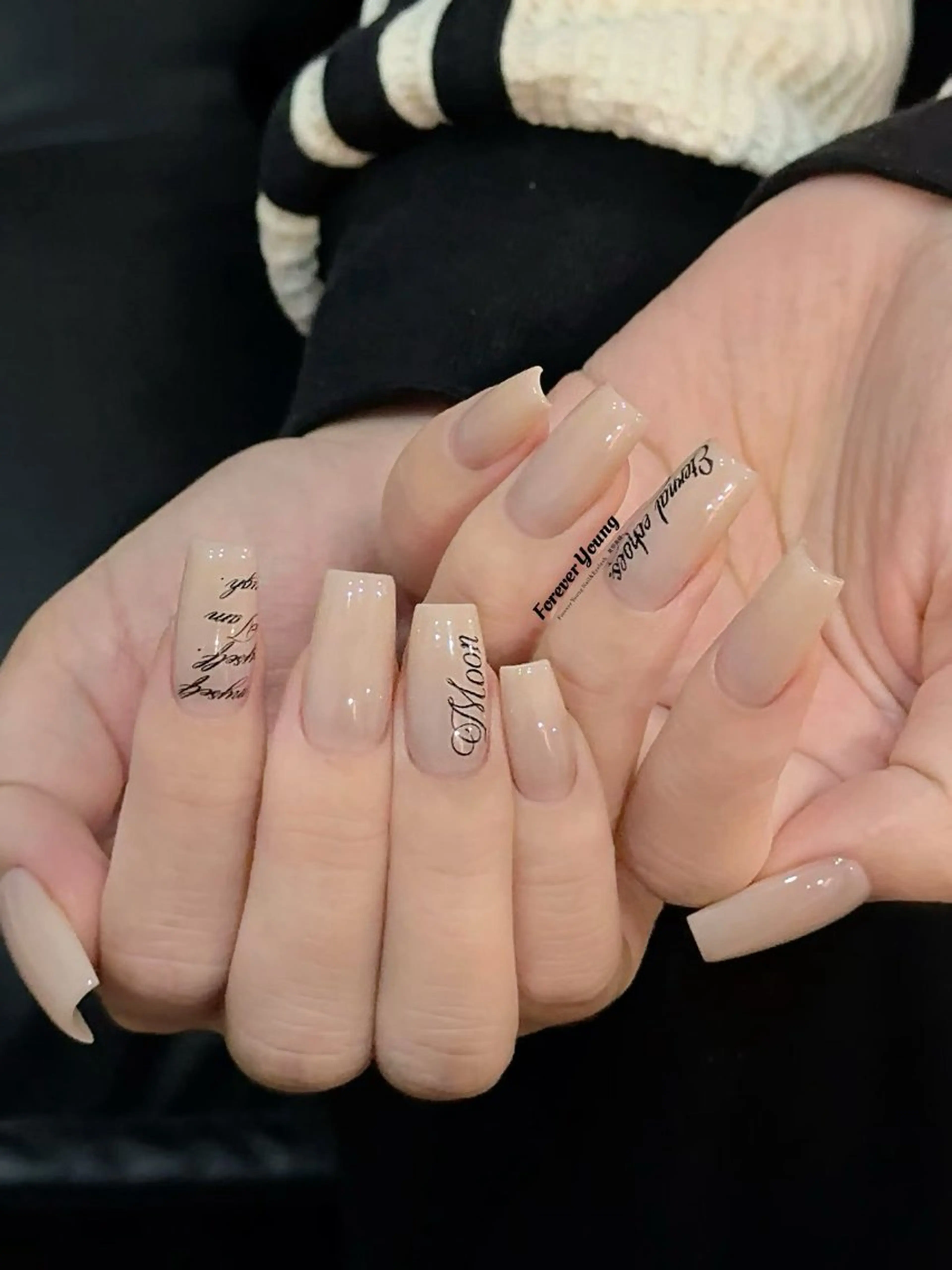 ネイル Nail salon recess池袋所属・惠 美奈のネイルデザイン