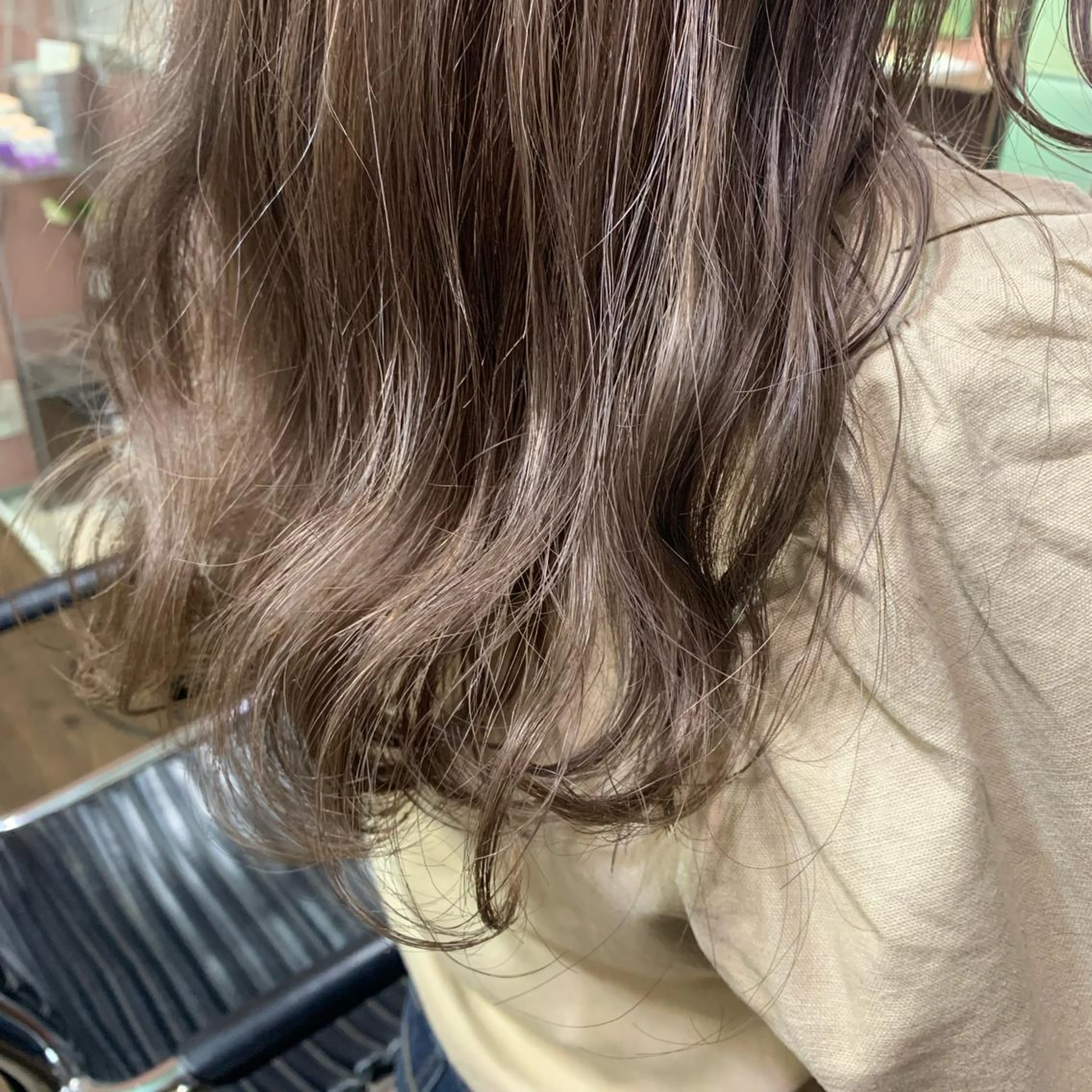 ミディアム カラー グレージュ chouette/ 根本優希のヘアスタイル