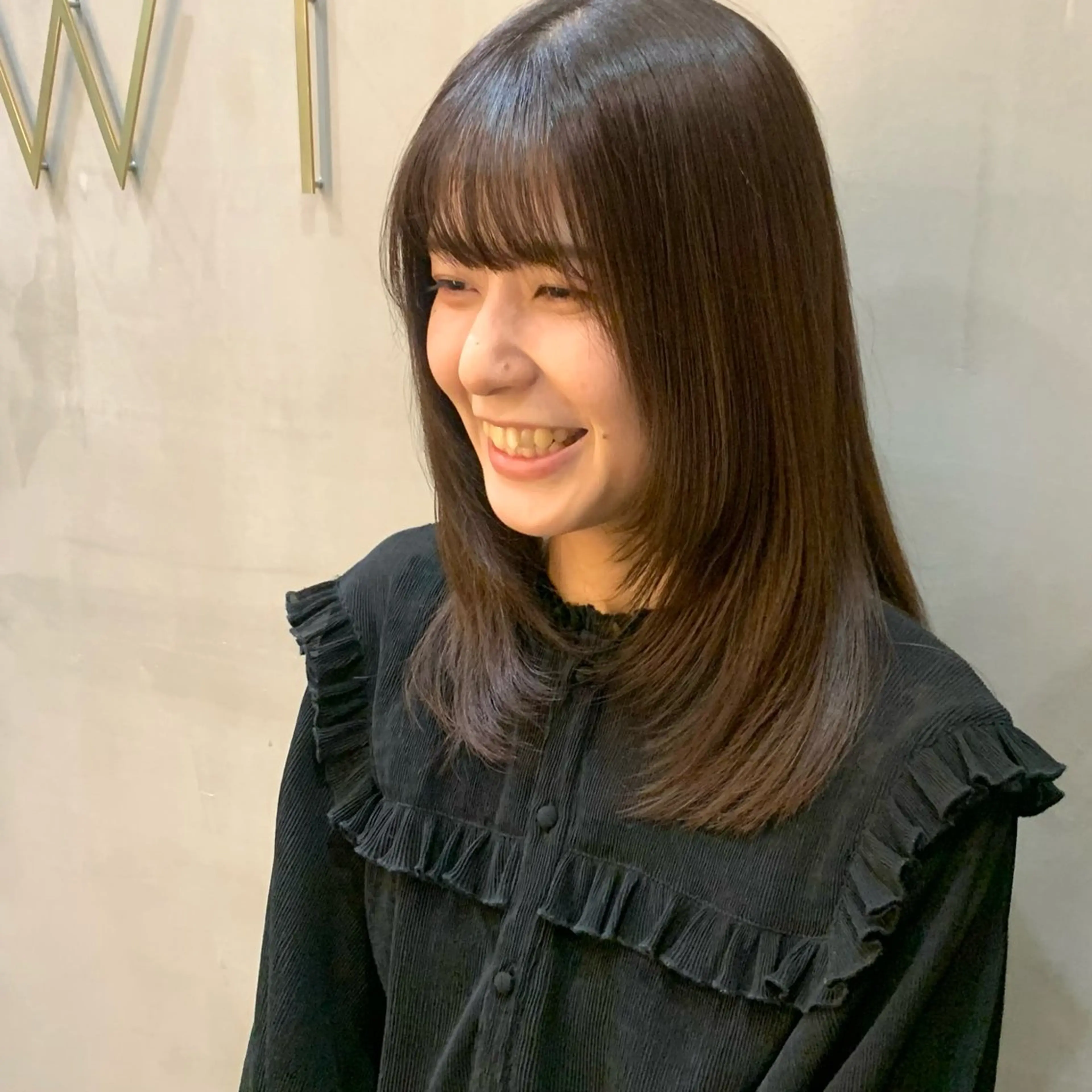 ミディアム カラー カット ヘアカラー NUMBER_ ユイナのヘアスタイル