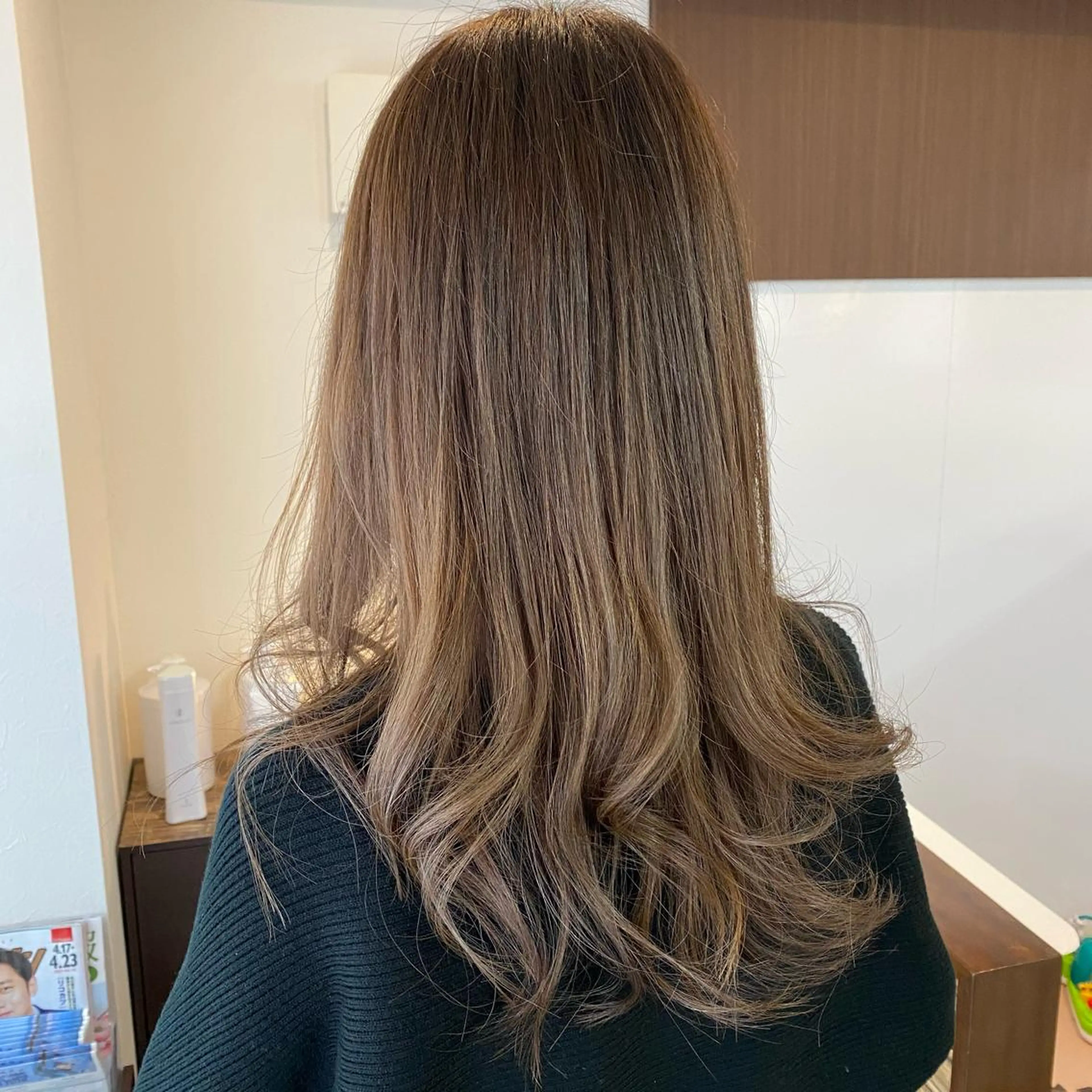 ロング カラー 堀内 七海のヘアスタイル
