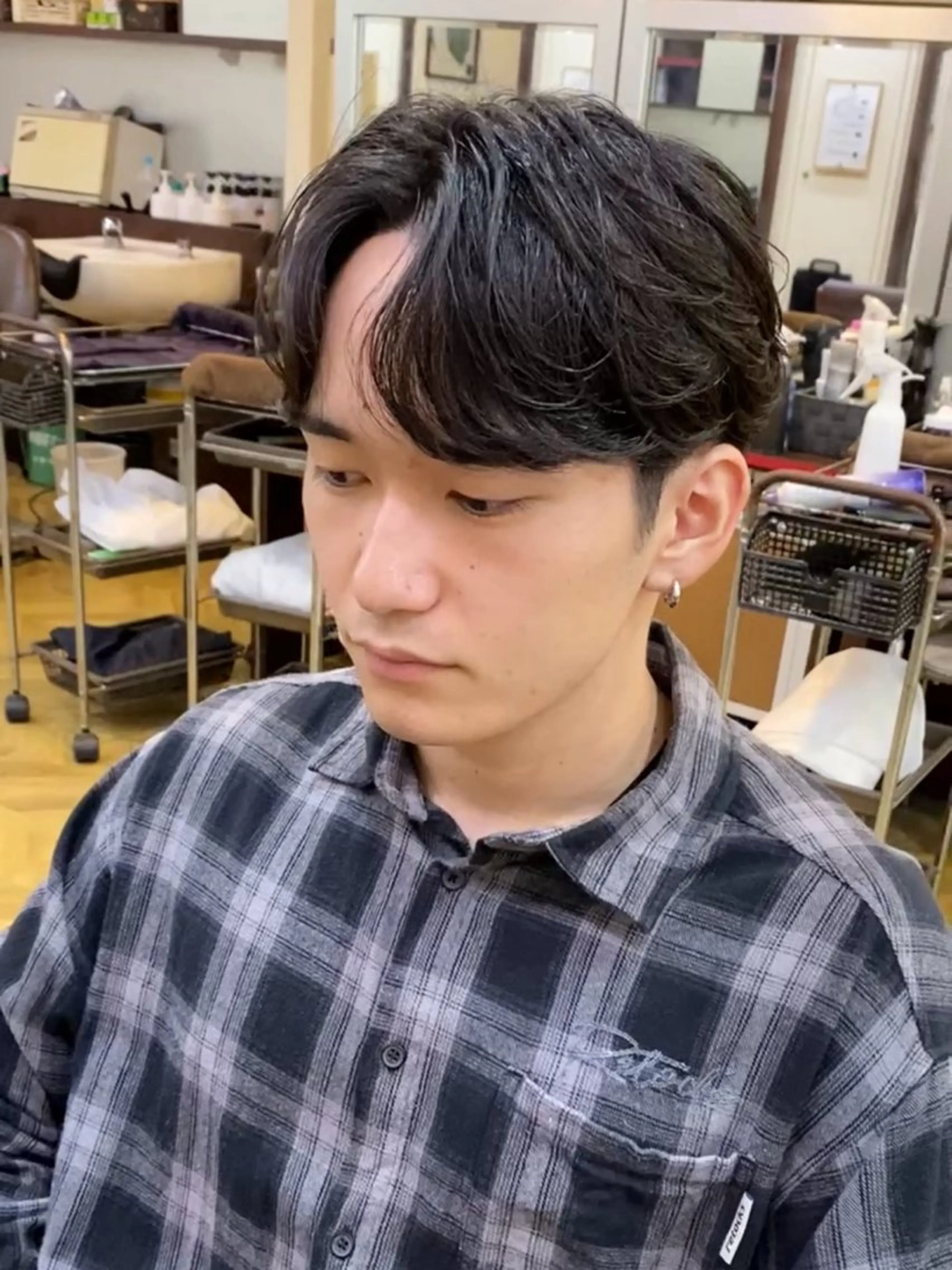 ショート パーマ メンズ カット パーマ 柏のセンターパート のプロ関口 柊太のヘアスタイル