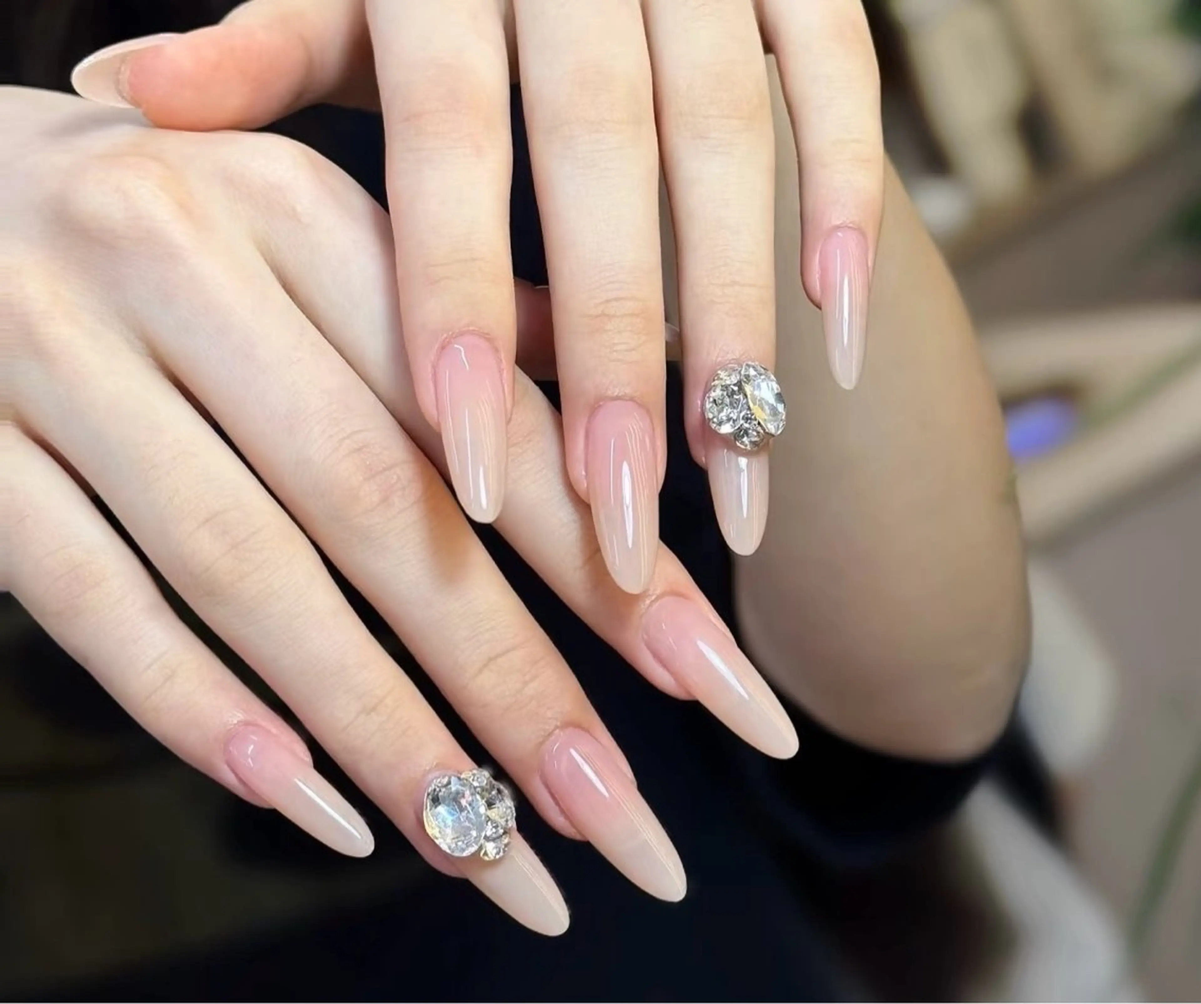 ネイル ハンドネイル エリアネイルサロン所属・つ きのネイルデザイン