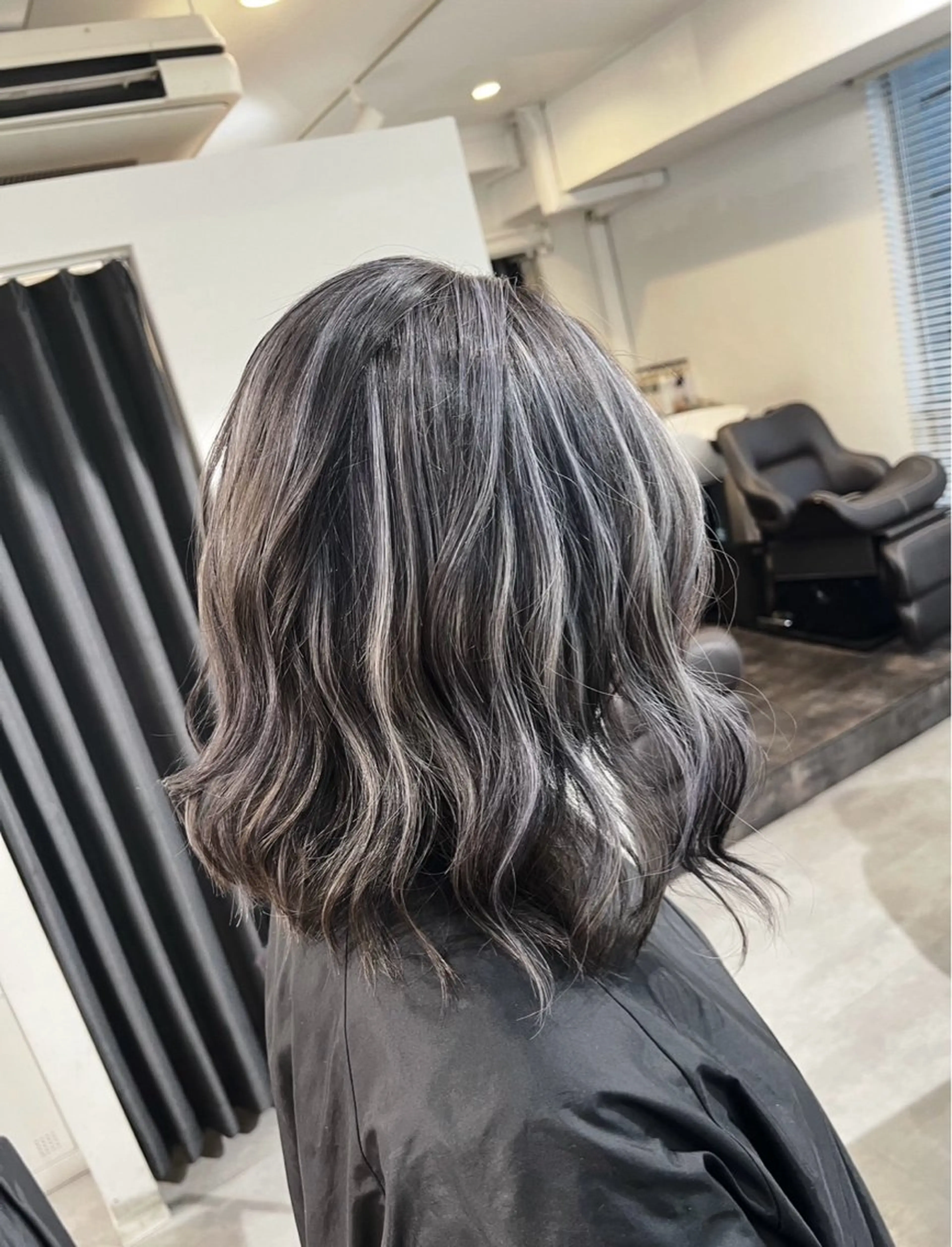 ミディアム カラー ダークグレー ダークグレージュ グレージュ ハイライトカラー ハイライト ヘアカラー トリートメント ROBIN所属・指名数No.1 /NAOYAのヘアスタイル