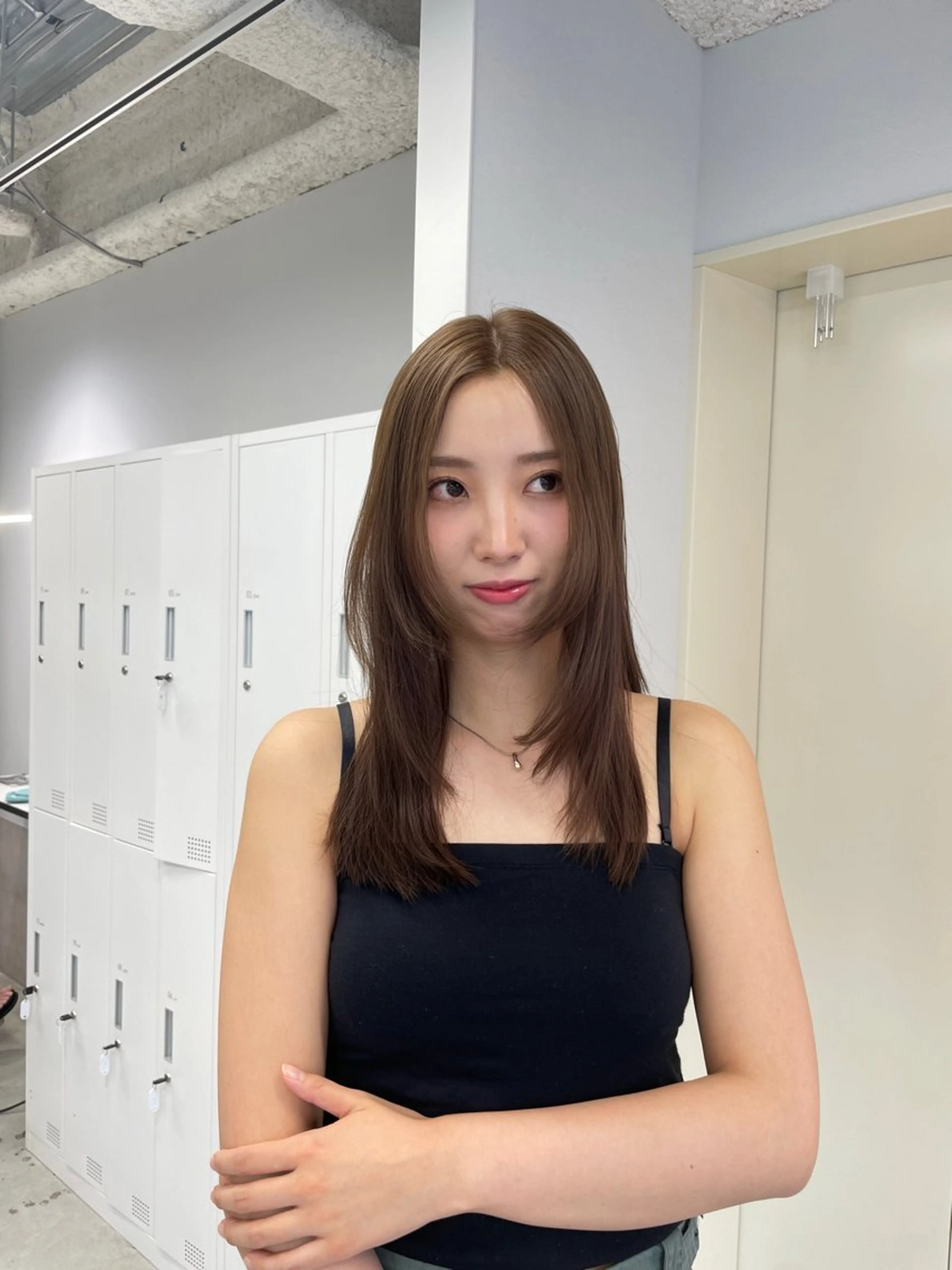 ミディアム ミディアムレイヤー レイヤーカット カット ヘアカラー ブリーチなし透明感 🪄aoi🤎のヘアスタイル