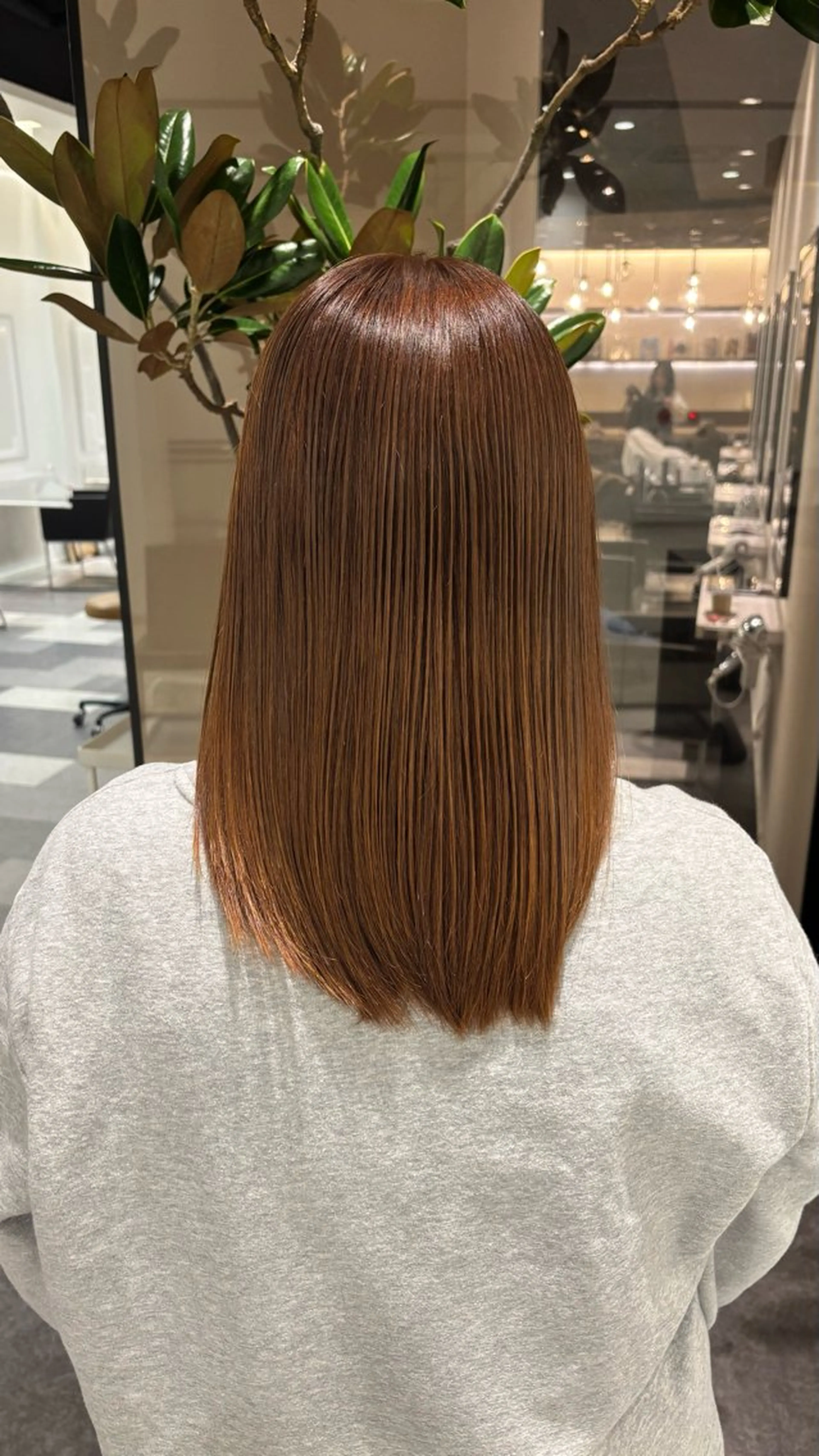セミロング カラー3000円🦋 鈴木思音のヘアスタイル