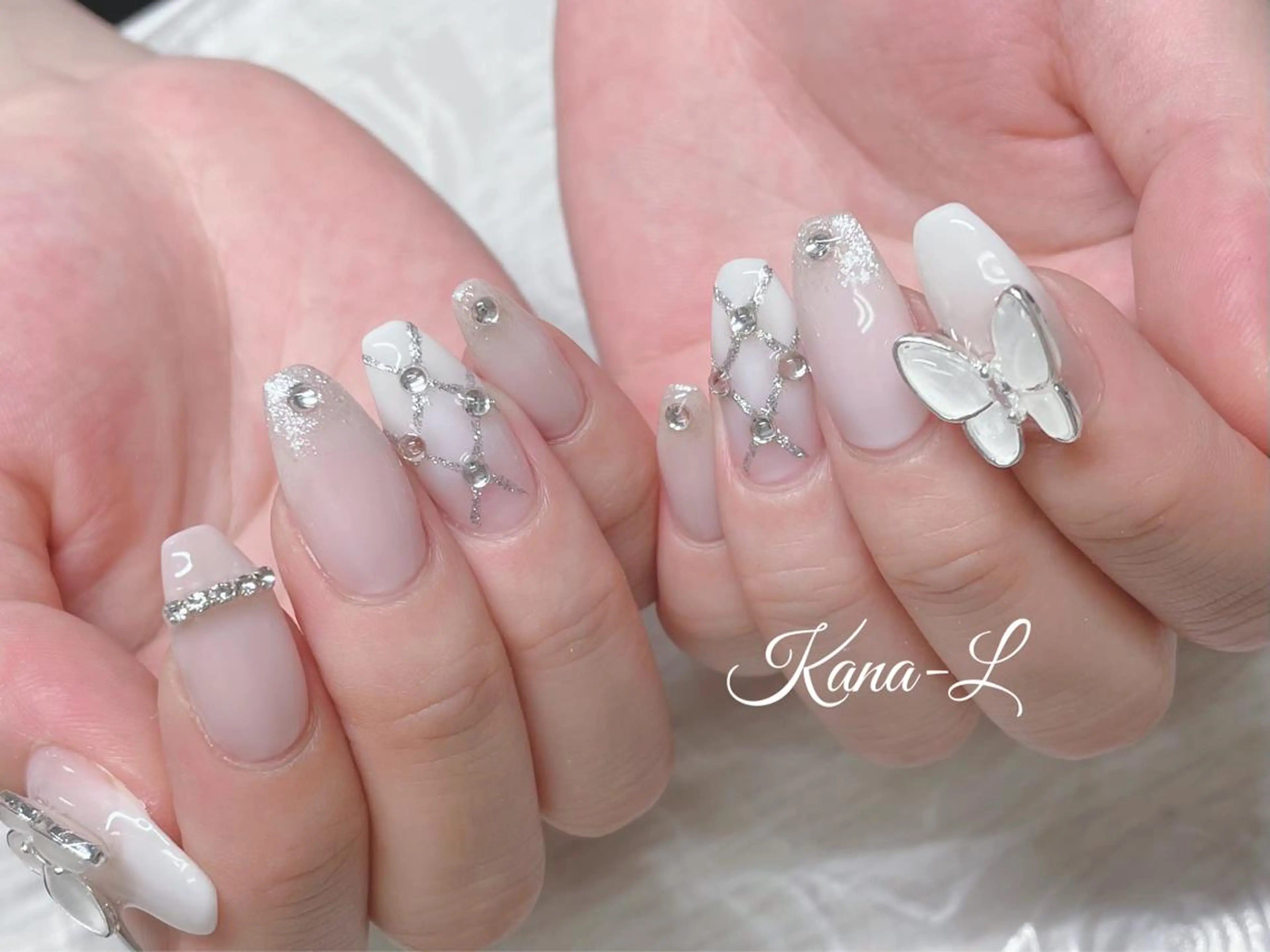 カラー ネイル グラデーションカラー ジェルネイル グラデーション キラキラネイル 韓国ネイル 芦辺 香奈のネイルデザイン