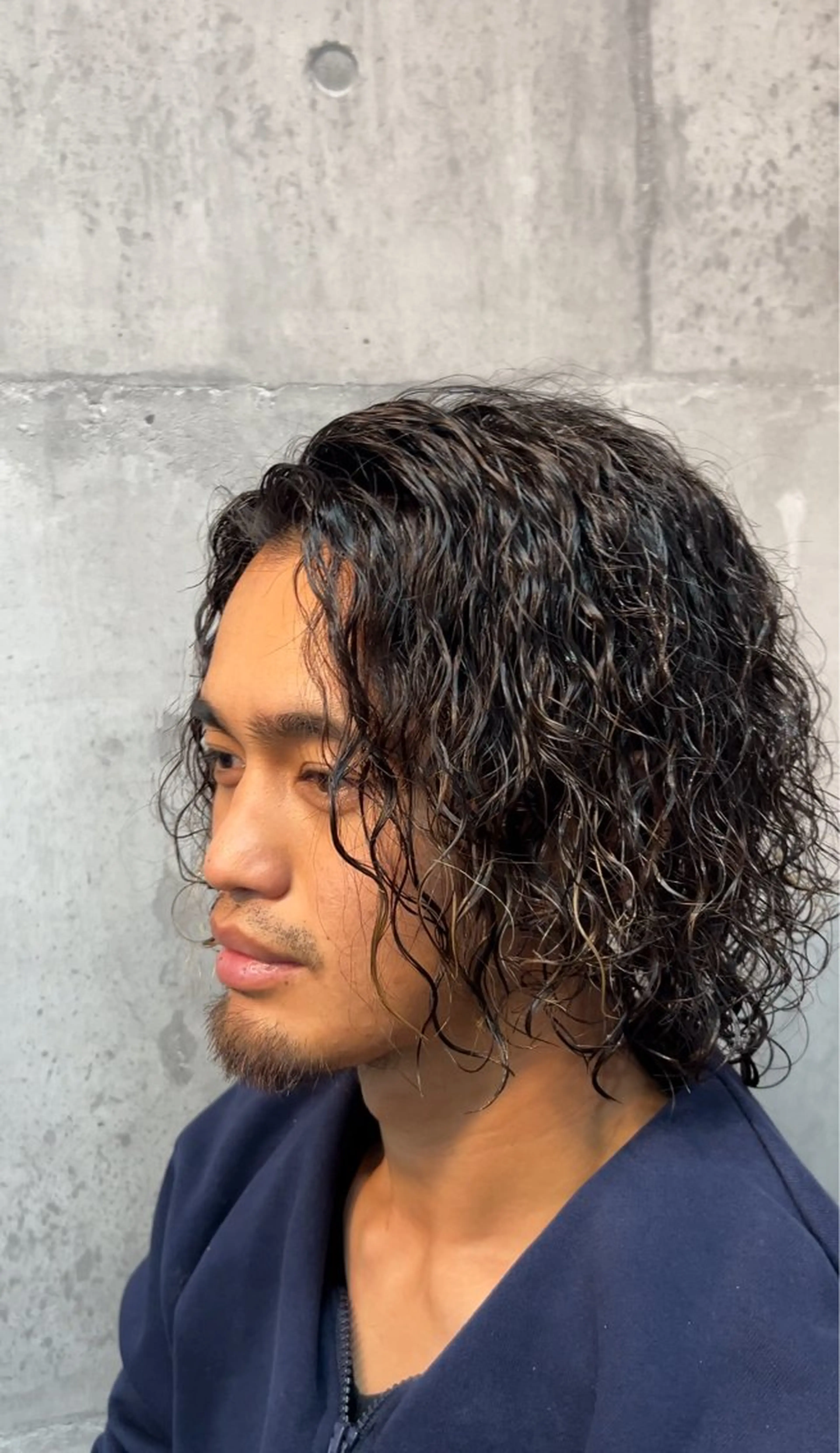 セミロング 👑パーマの王様👑 【メンズ専門店】のヘアスタイル