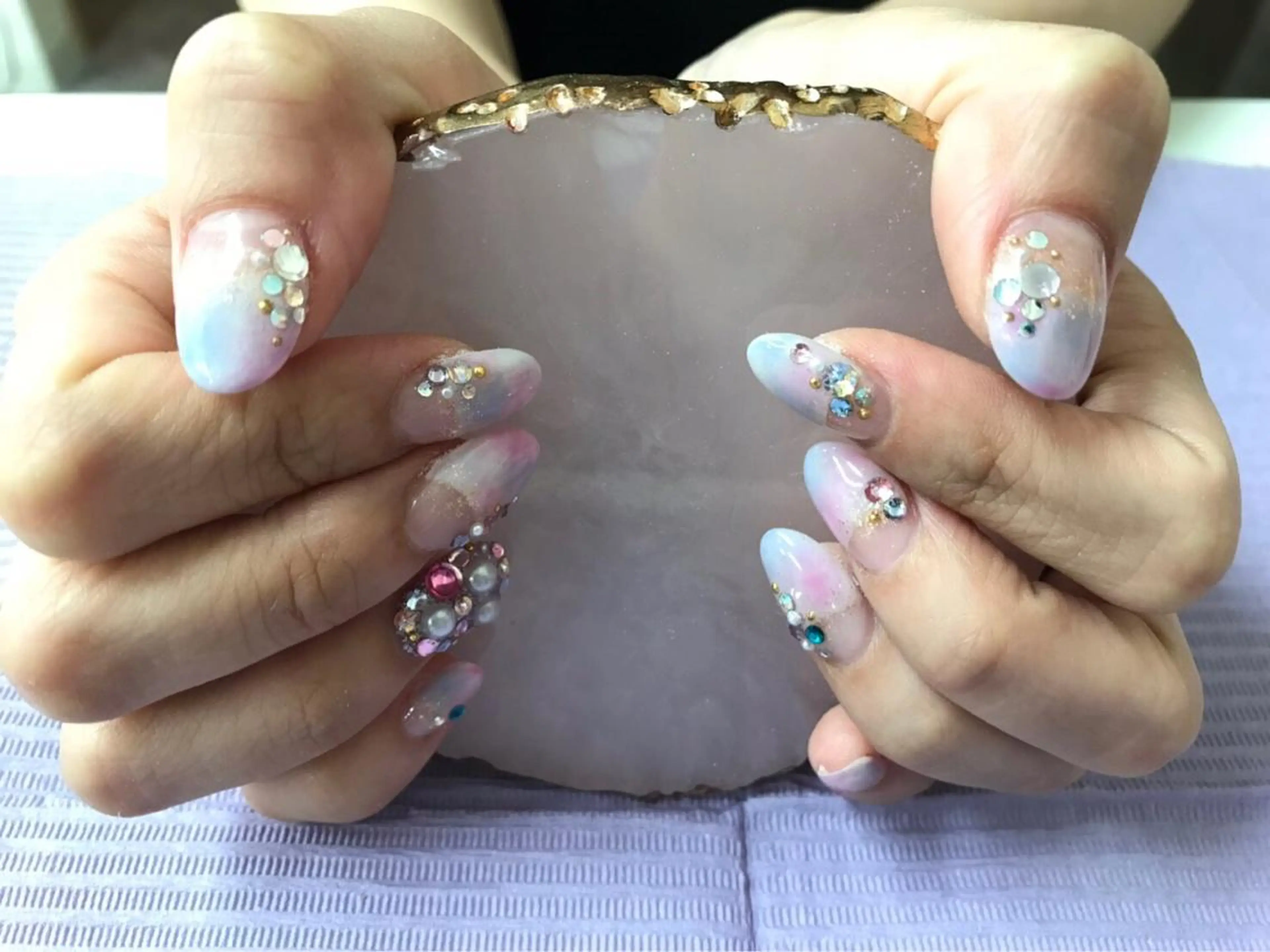 ネイル マツエク・マツパ 指名支持率NO.1 スタイリストのヘアスタイル