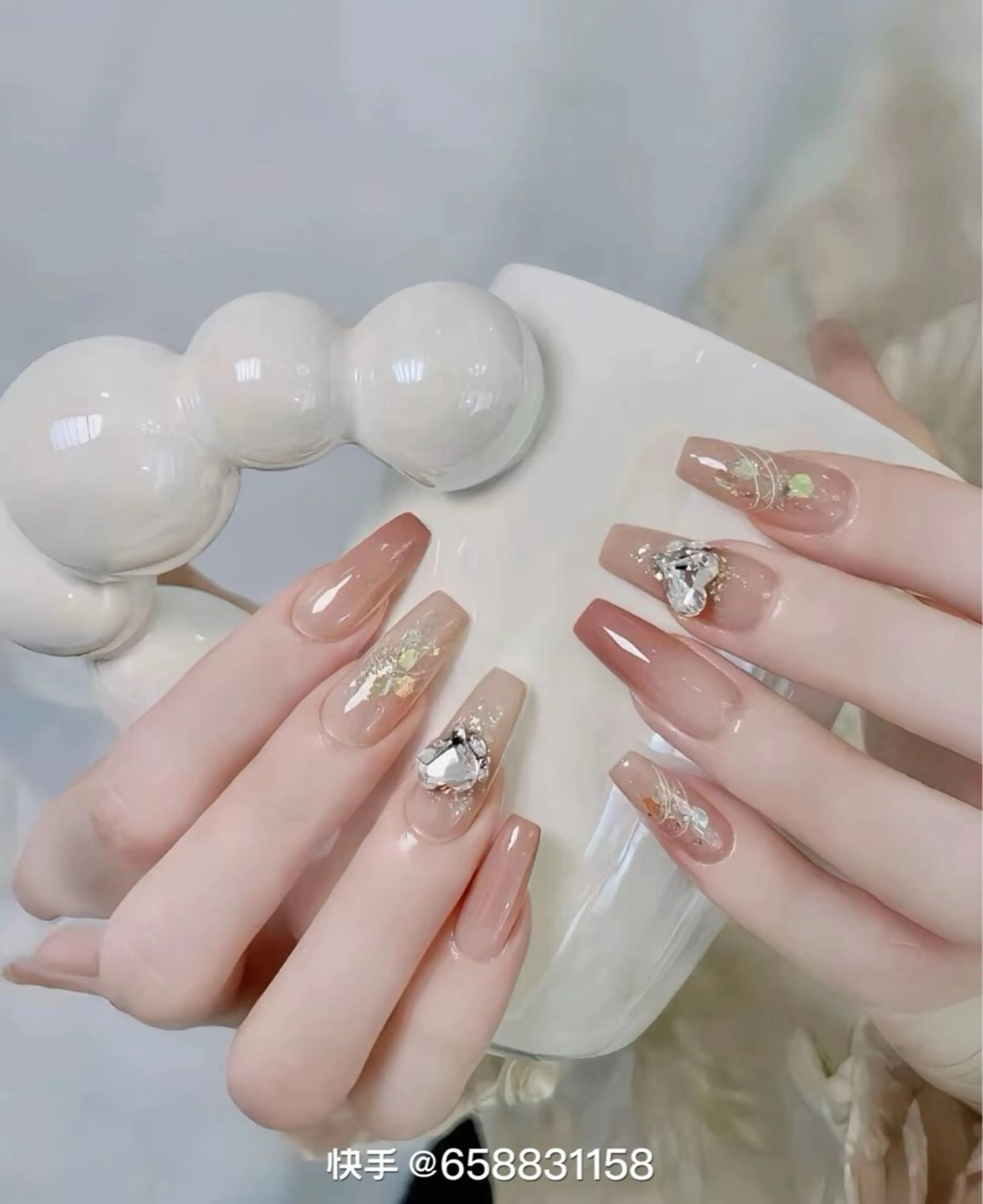 ネイル チークネイル 長さ出し フラワーネイル フレンチネイル ガーリー sun nail池袋 モデル募集のネイルデザイン