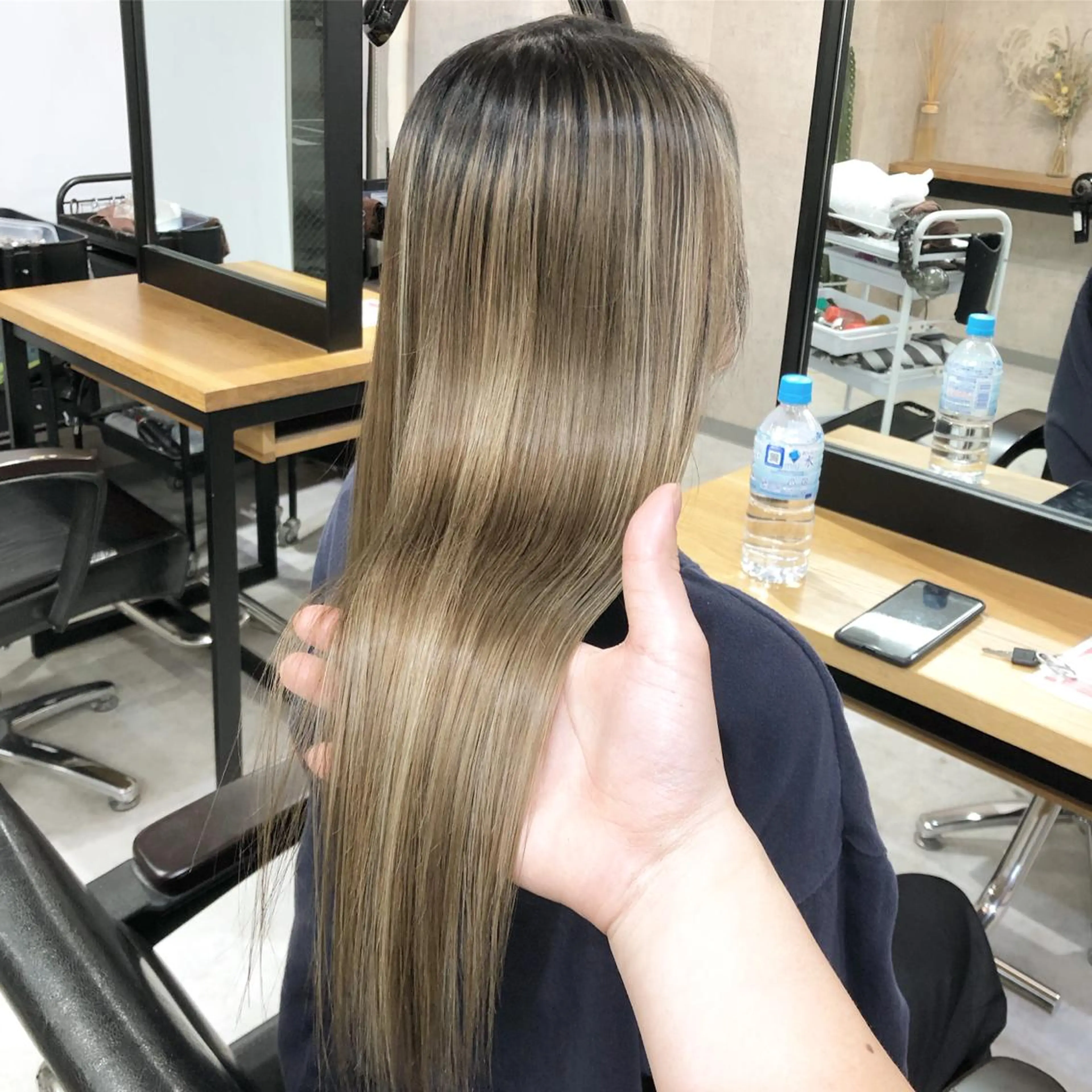 ロング カラー 透明感カラー ハイライトカラー ハイライト 矢島颯哉/ハイトーン ブリーチカラー💎のヘアスタイル