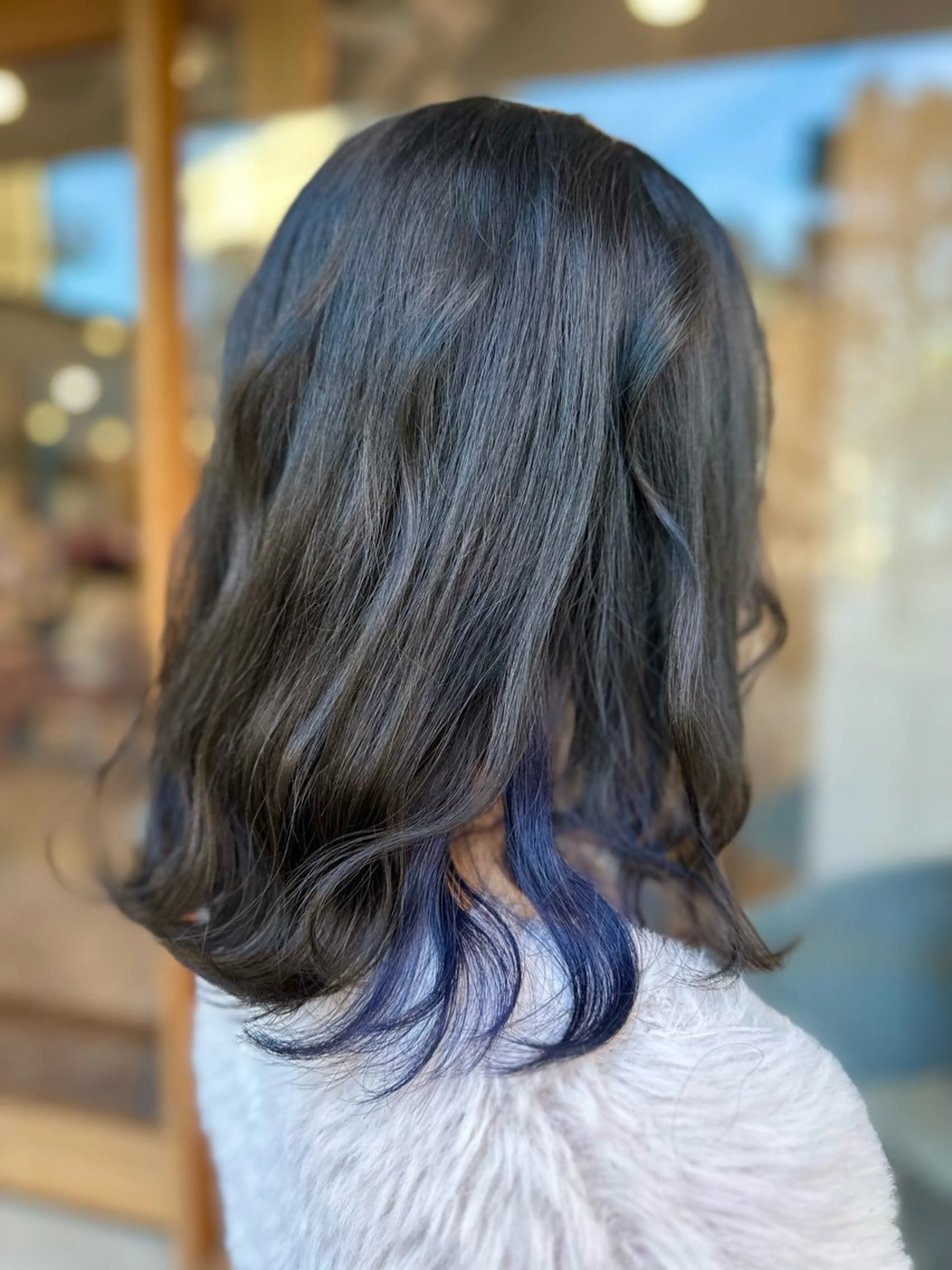 セミロング カラー ブルーカラー インナーカラー ネイビーカラー ヘアカラー トリートメント 特殊カラー特化 ✂️SHIAN フジのヘアスタイル