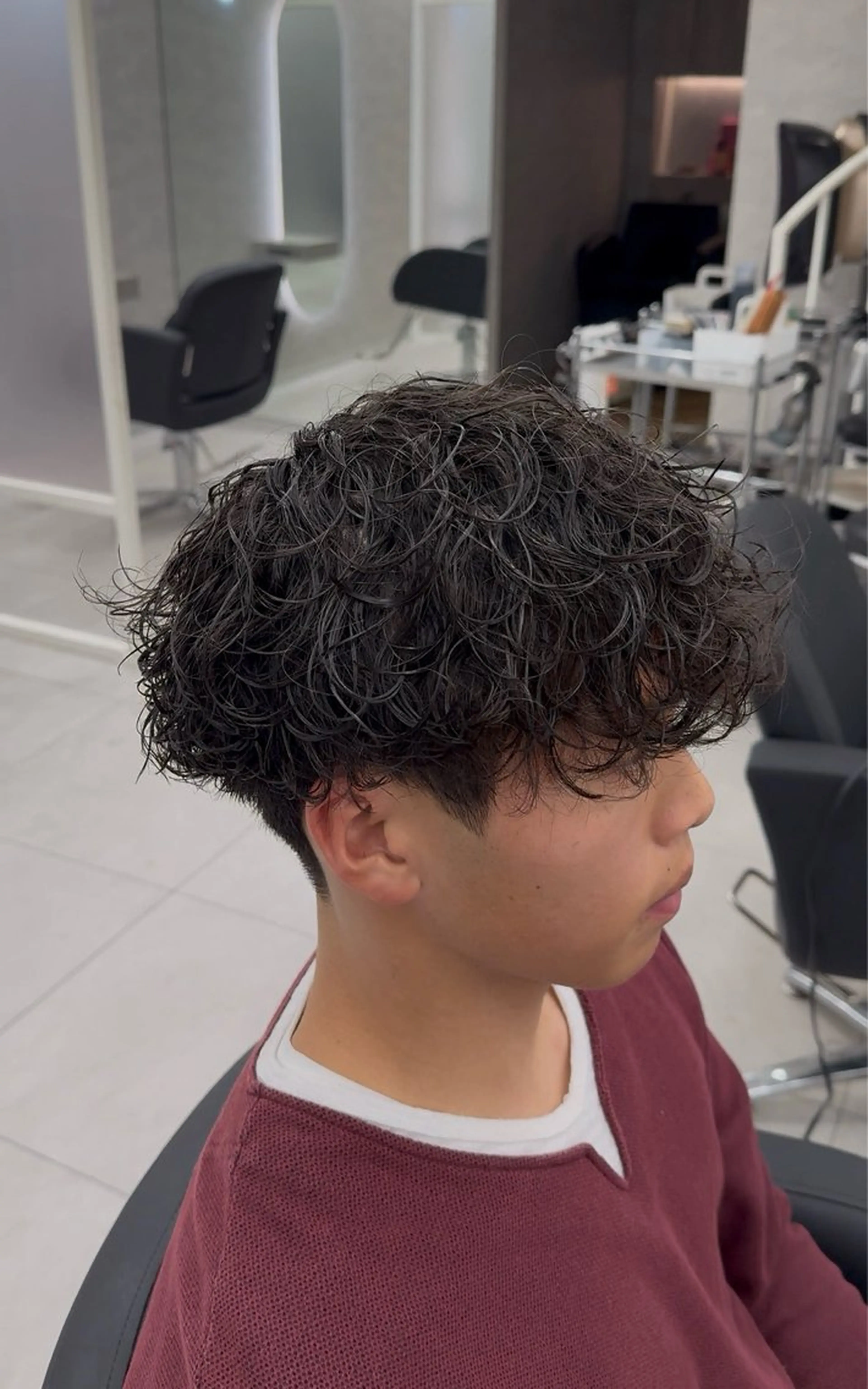 パーマ スパイラルパーマ 波巻き/シャドウ /フェザー/有馬琉翔のヘアスタイル