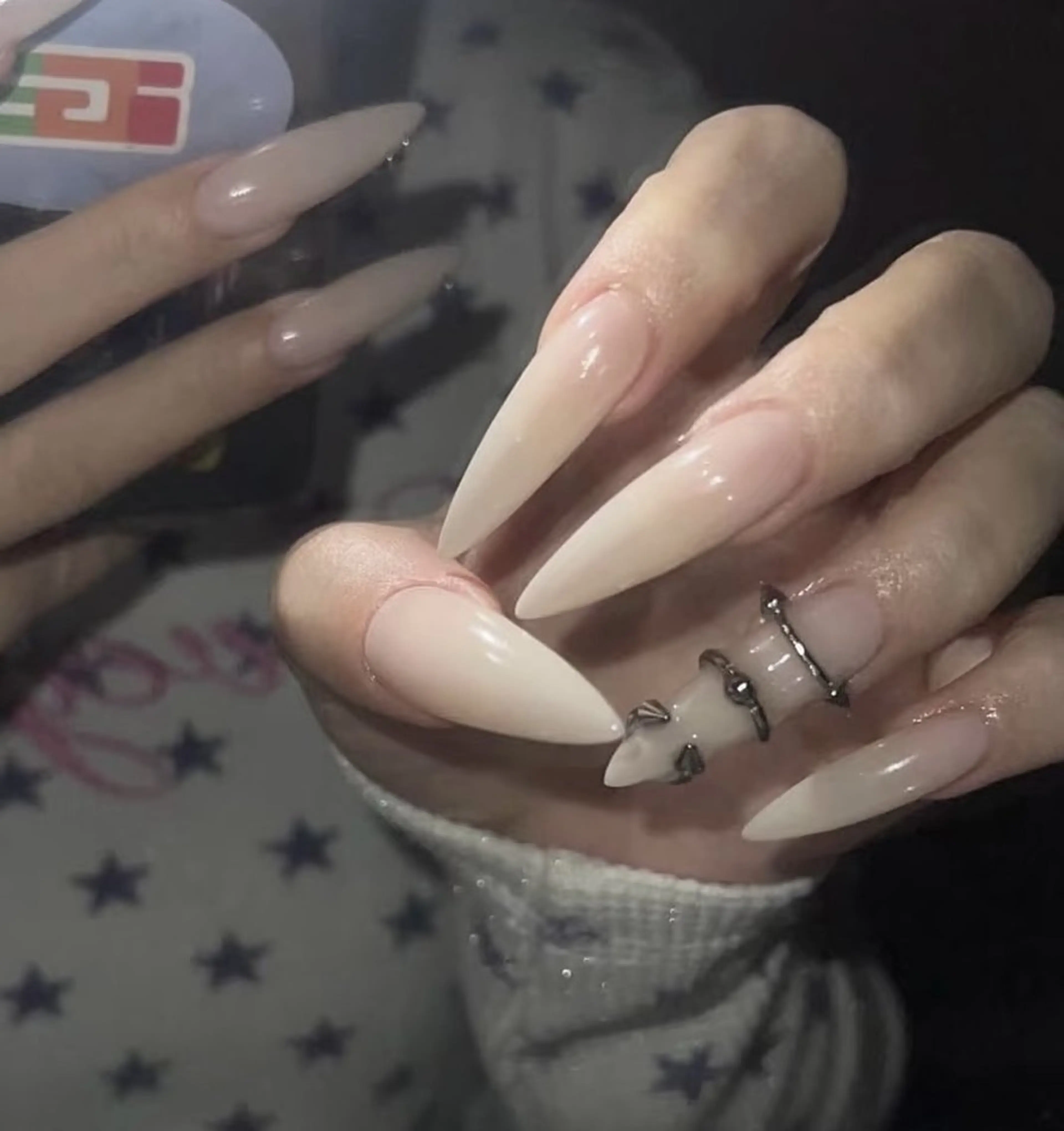 ネイル チークネイル フレンチネイル ジェルネイル ガーリー キラキラネイル ハンドネイル UM Nail Salonのネイルデザイン